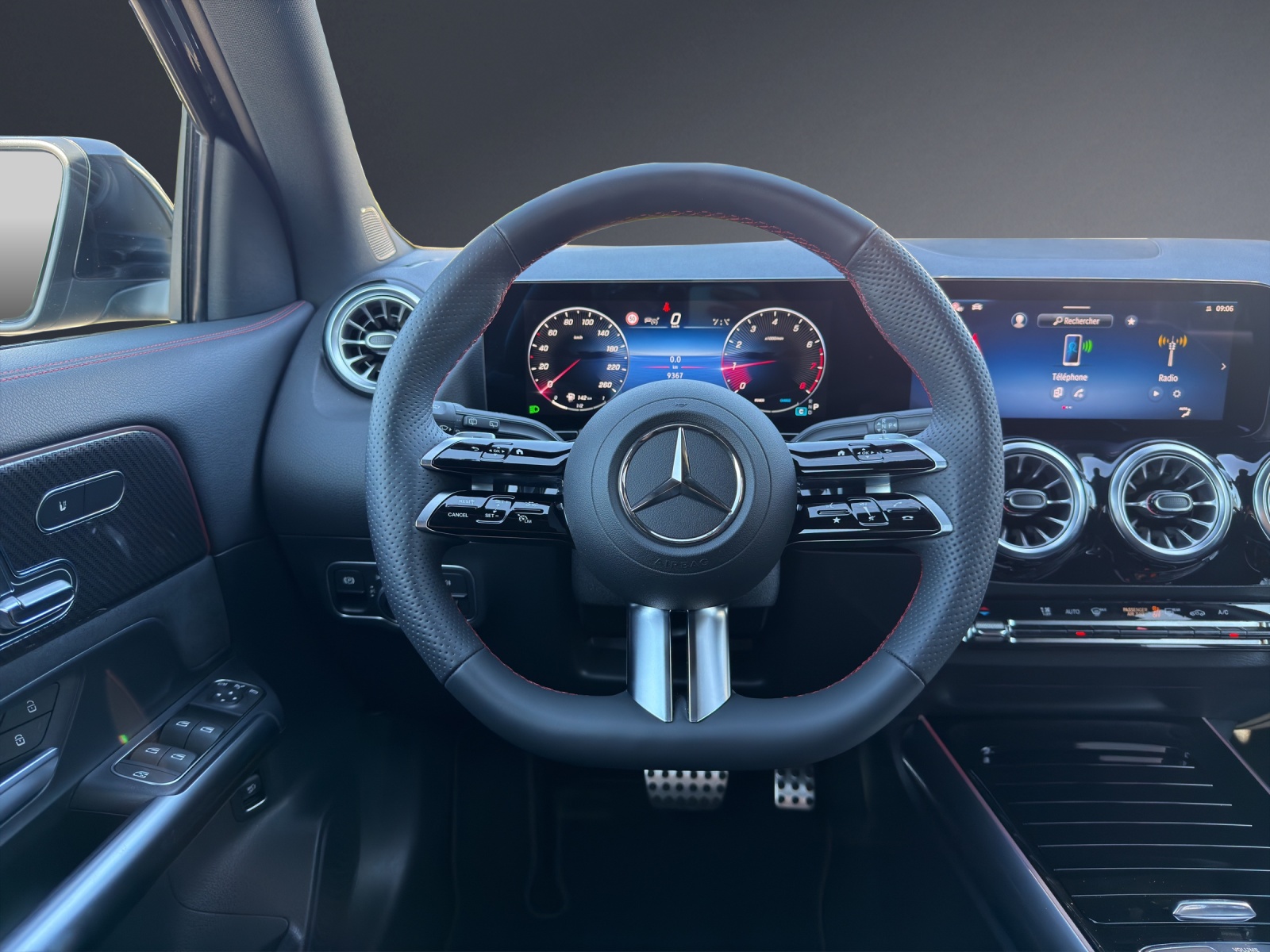 MERCEDES-BENZ GLA 200 Night Star 7G-DCT-image-13