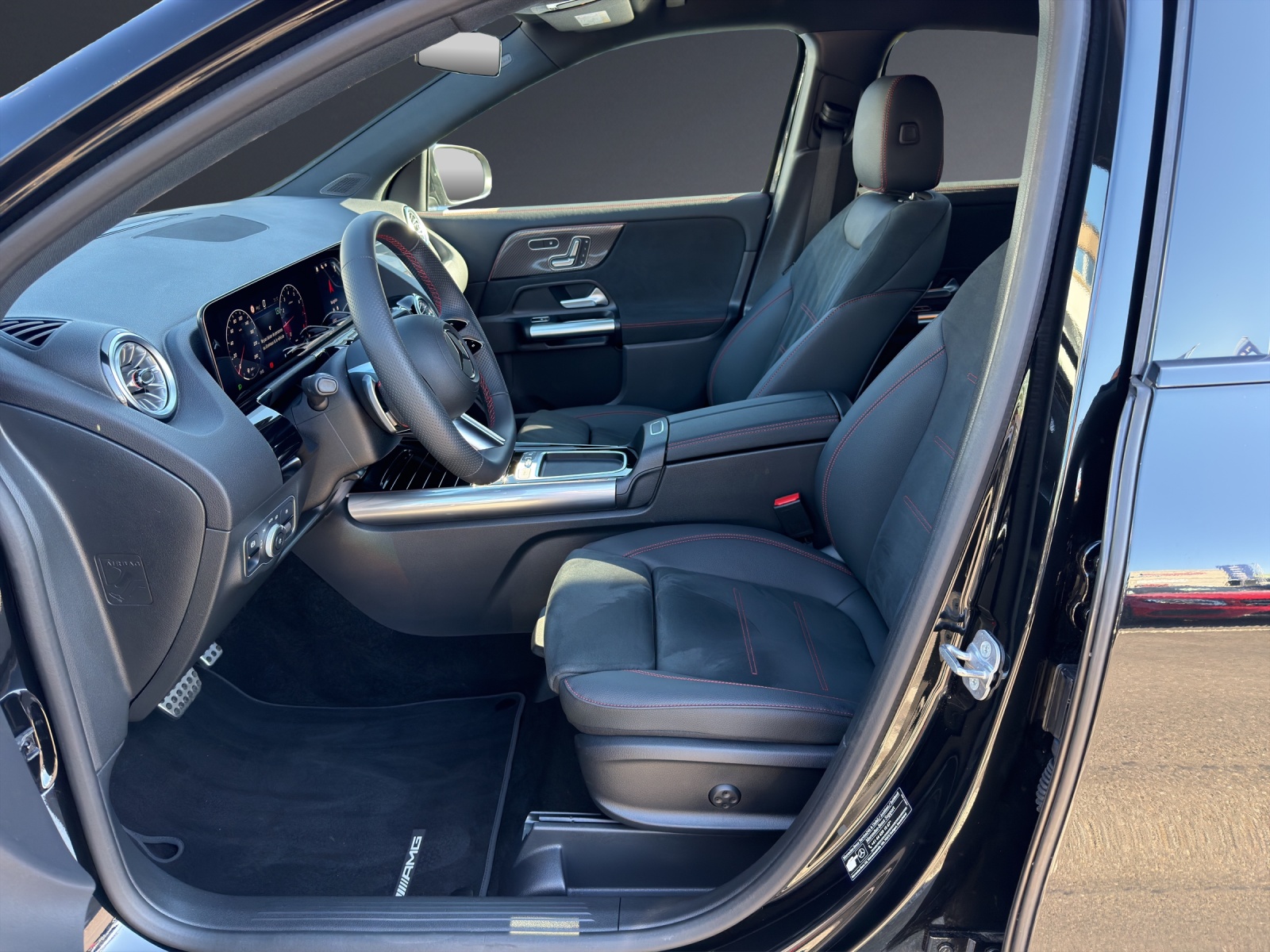MERCEDES-BENZ GLA 200 Night Star 7G-DCT-image-5