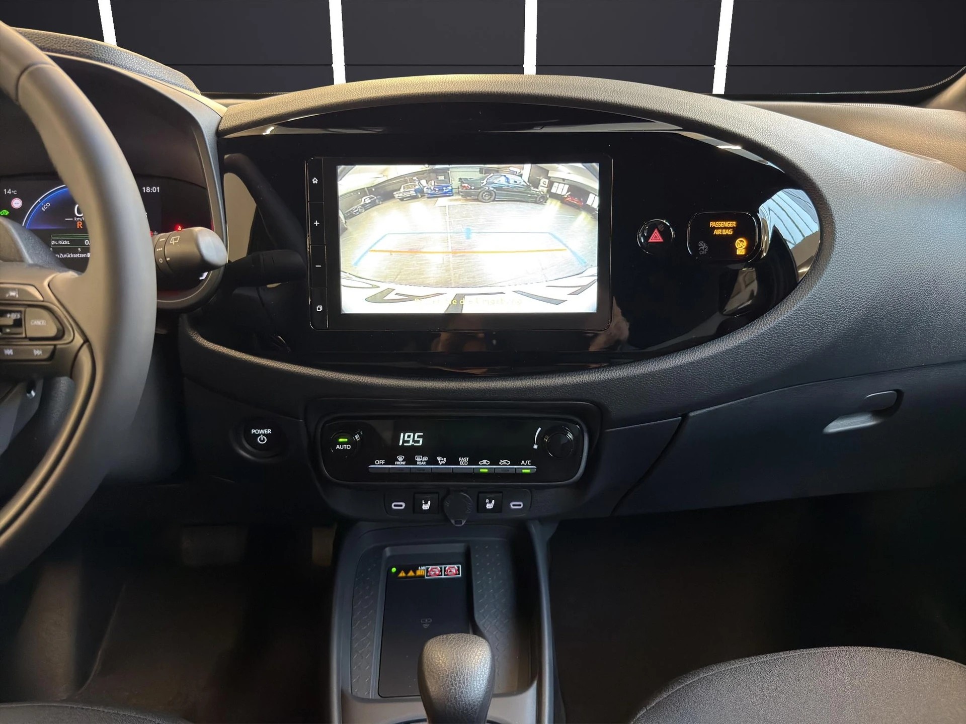TOYOTA Aygo X 1.5 VVT-i HSD Trend-image-11