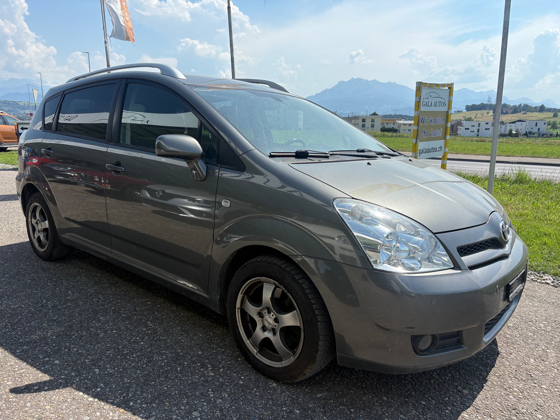 TOYOTA Corolla Verso 1.8 Linea Sol Dynamic-image-2