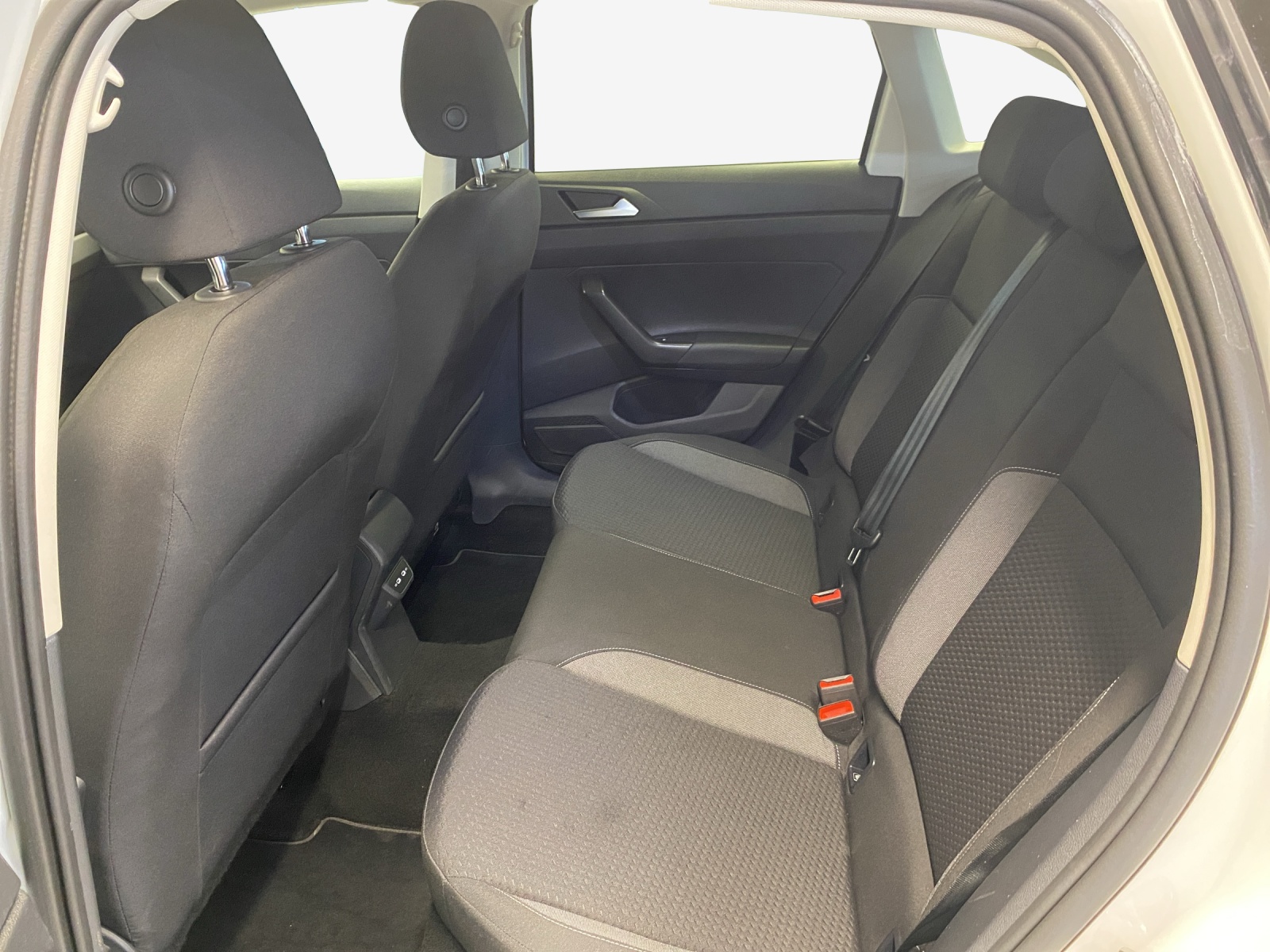 VW Taigo 1.0 TSI Life DSG-image-11