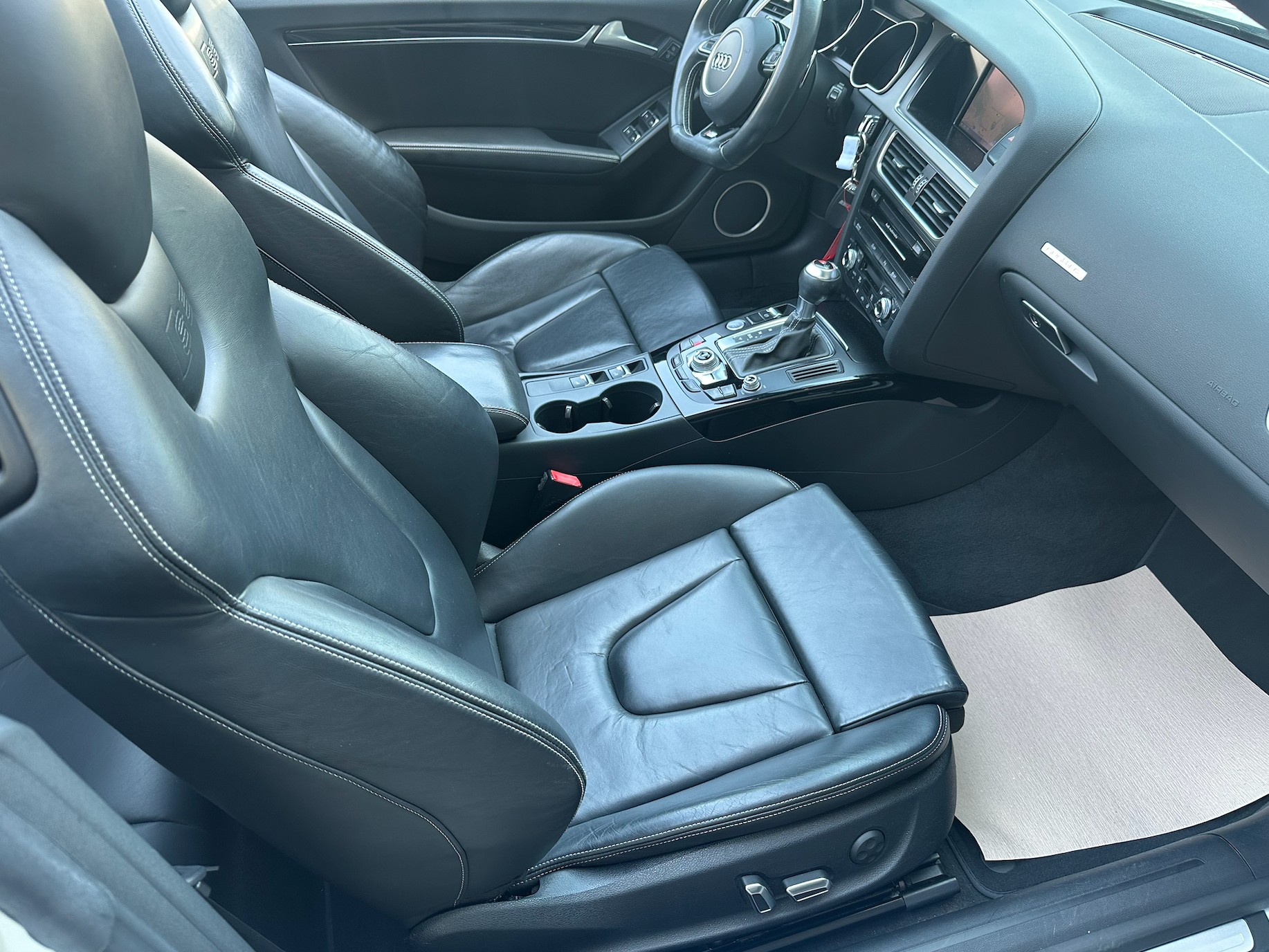AUDI S5 Cabrio 3.0 TFSI quattro S-tronic-image-11