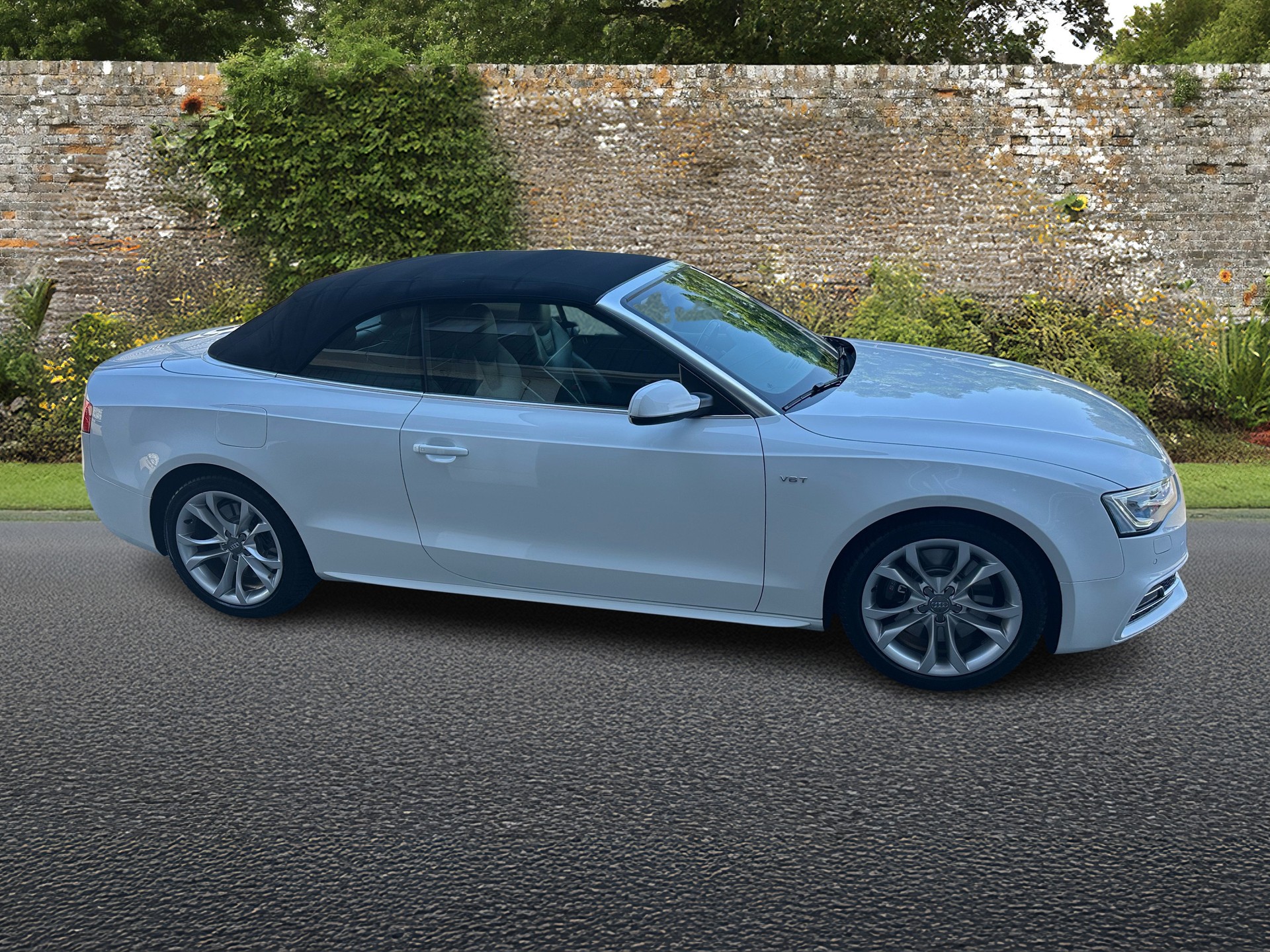 AUDI S5 Cabrio 3.0 TFSI quattro S-tronic-image-14
