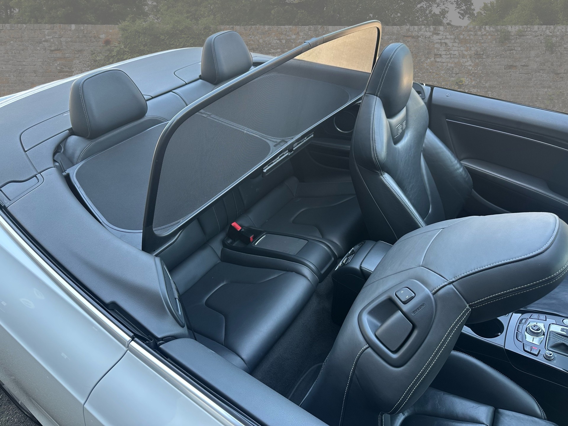 AUDI S5 Cabrio 3.0 TFSI quattro S-tronic-image-12