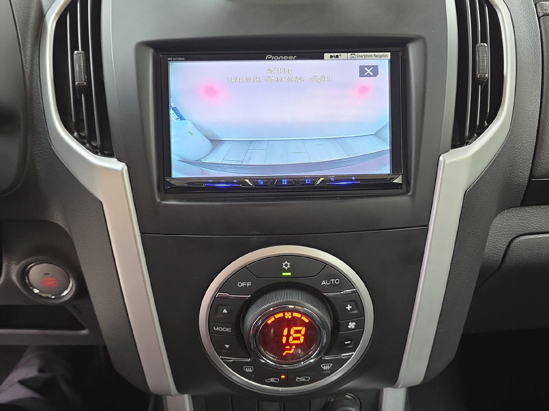 ISUZU D-Max Crew Pick-up 1.9 DDi Solar Plus 4x4-image-13