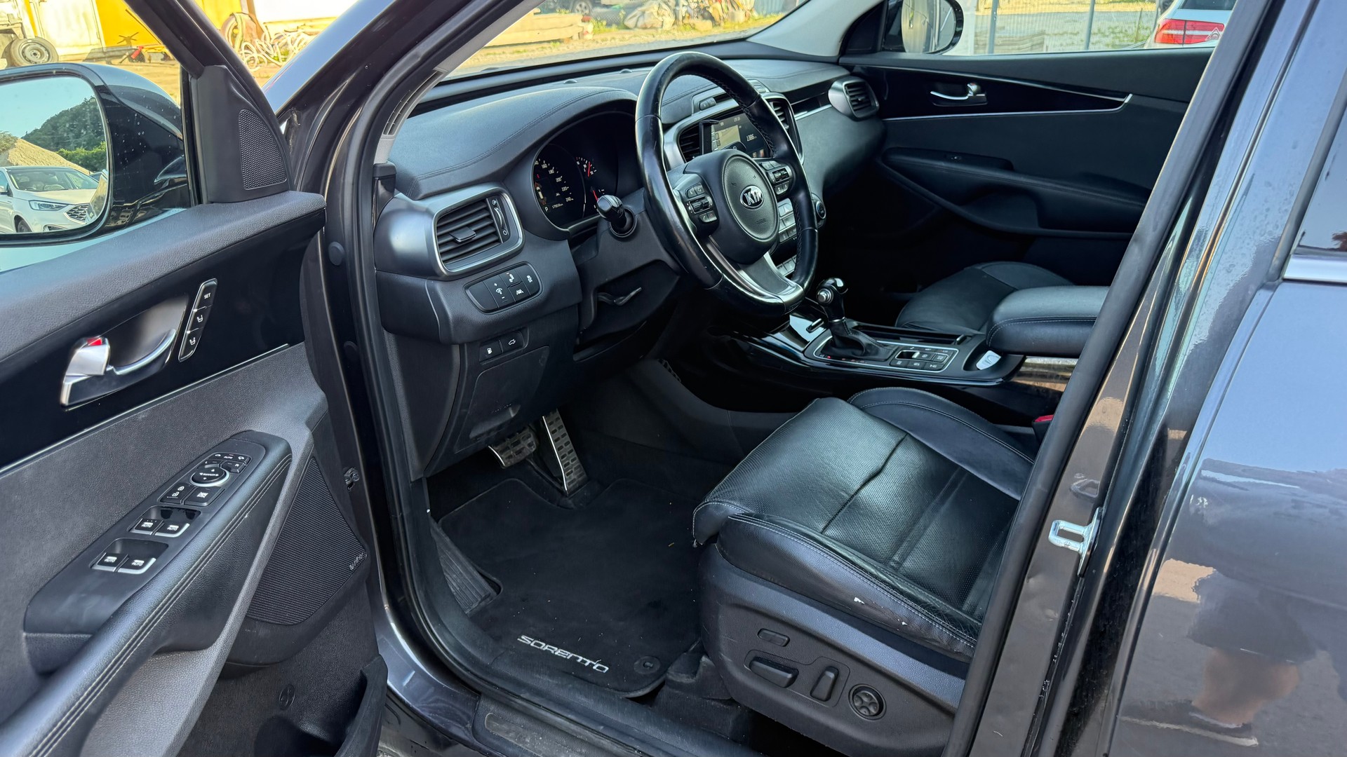 KIA Sorento 2.2 CRDI Style 7P. Automatic-image-14