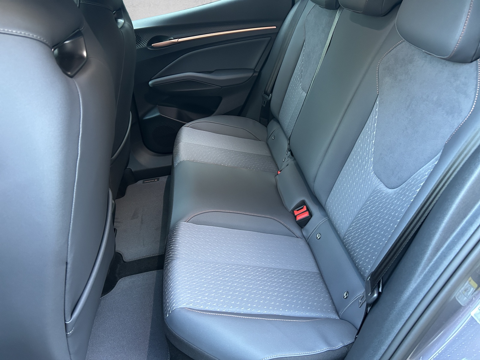 CUPRA Raval 52 kWh Dynamic+-image-9