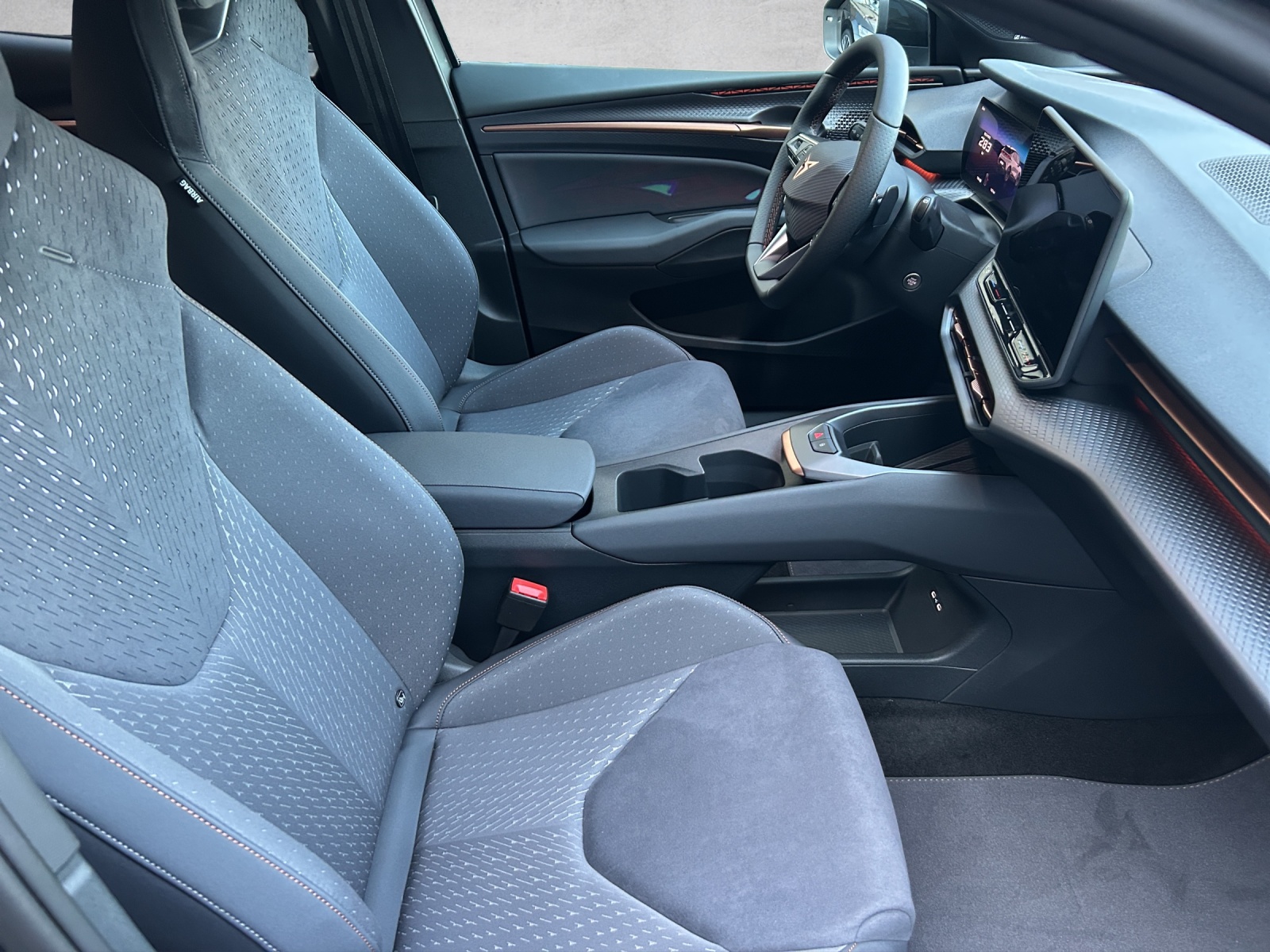 CUPRA Raval 52 kWh Dynamic+-image-12