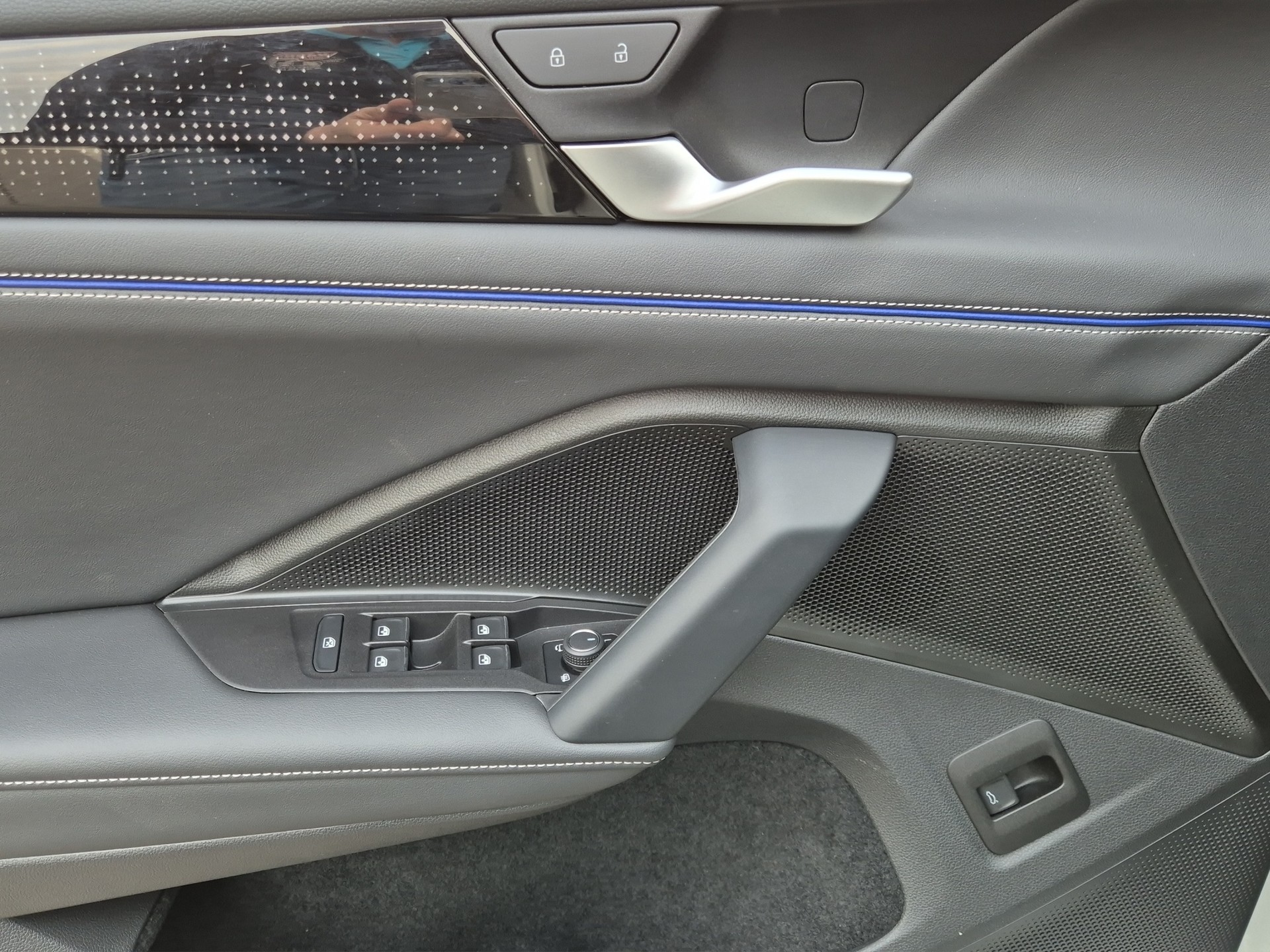 VW Tiguan 2.0 TSI DSG R-Line 4Motion-image-13