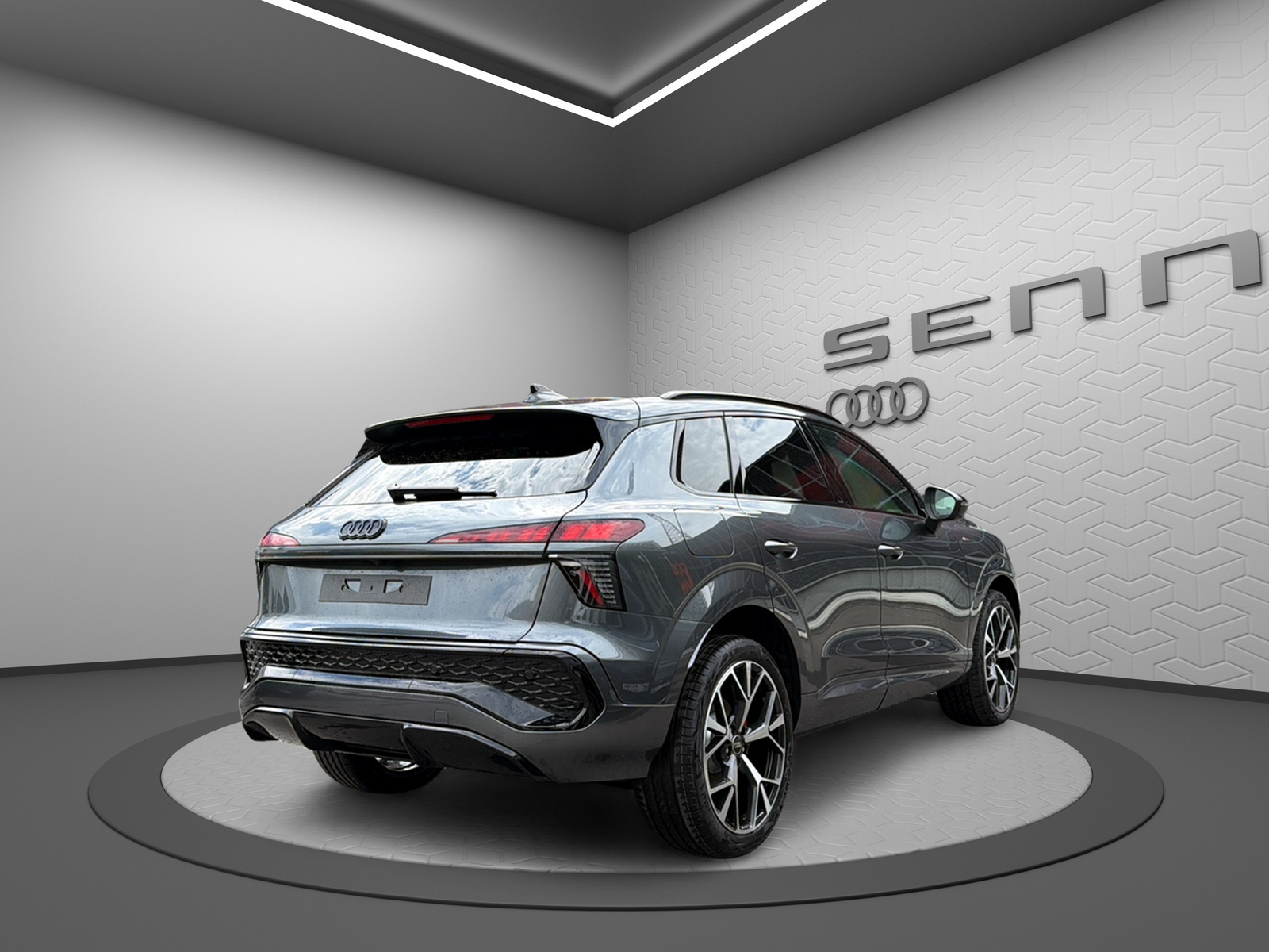 AUDI Q3 SUV 110 kW TFSI S tronic-image-2