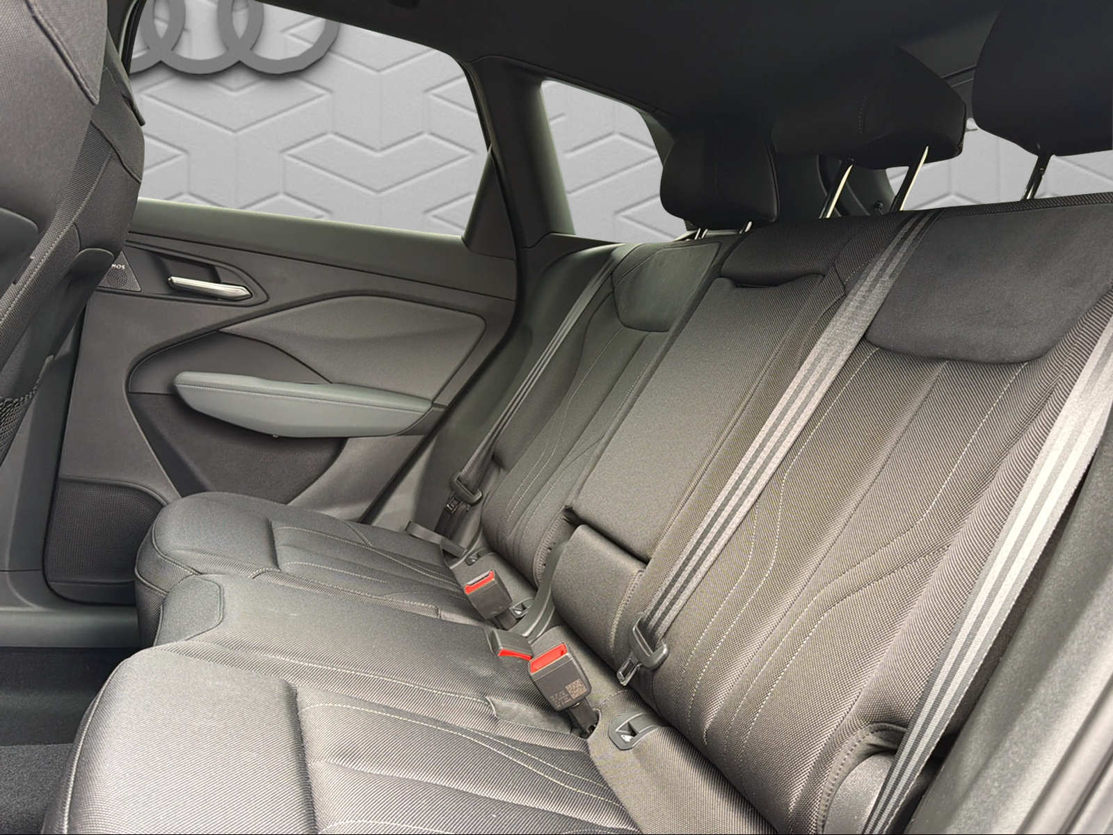 AUDI Q3 SUV 110 kW TFSI S tronic-image-12