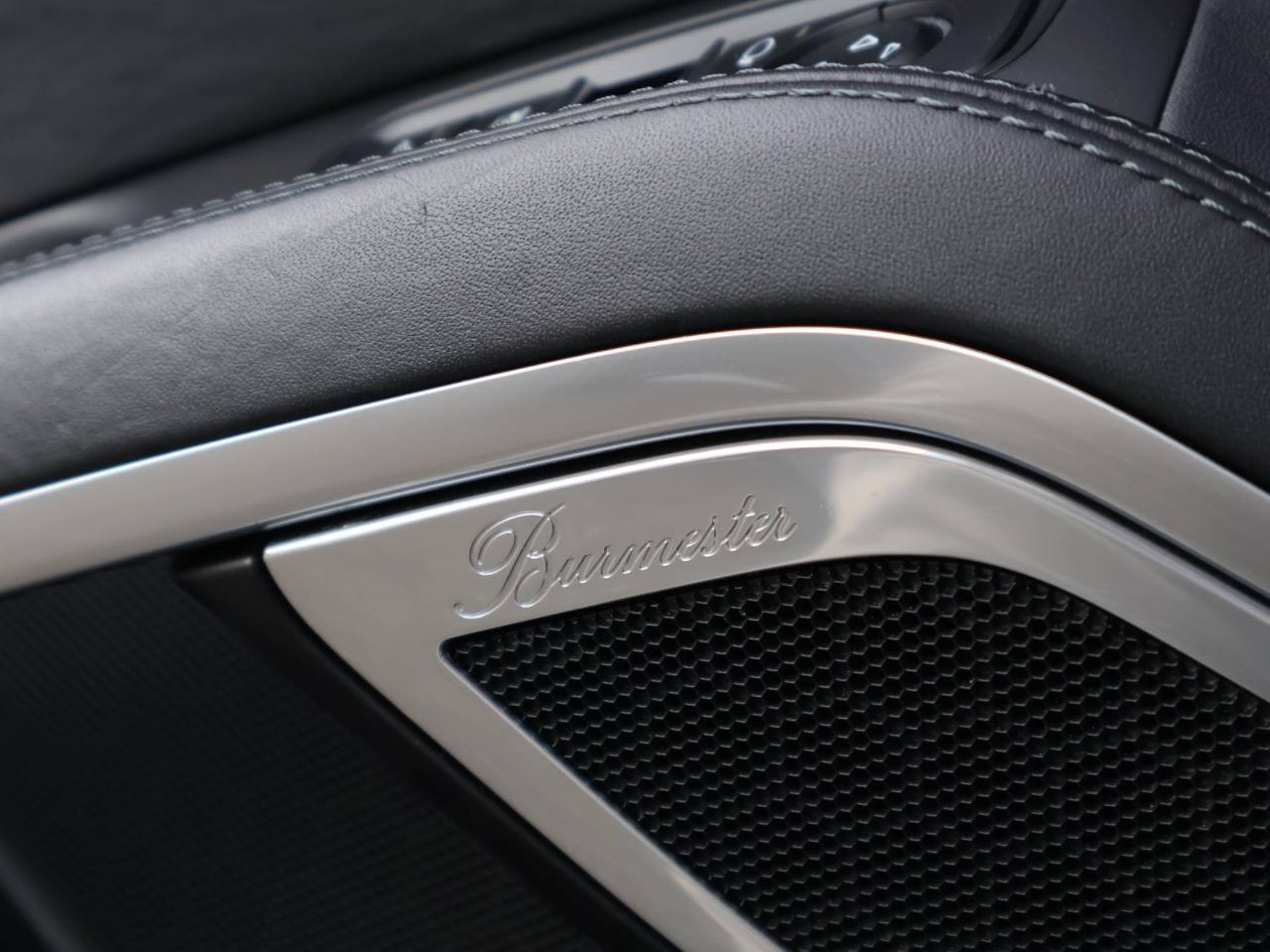 PORSCHE 911 Carrera 4 GTS Cabriolet-image-18