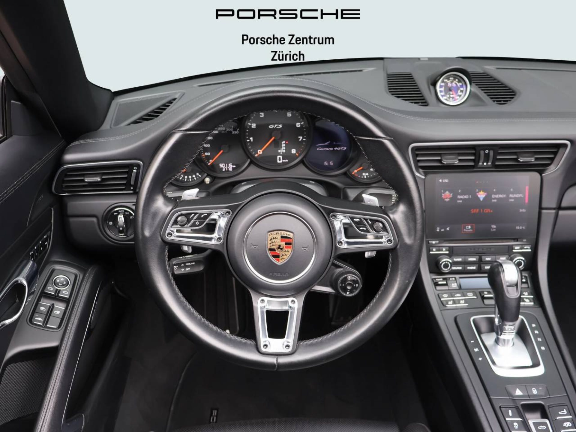 PORSCHE 911 Carrera 4 GTS Cabriolet-image-10