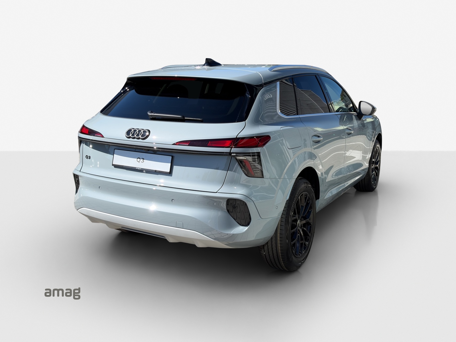 AUDI Q3 SUV 110 kW TFSI S tronic-image-4