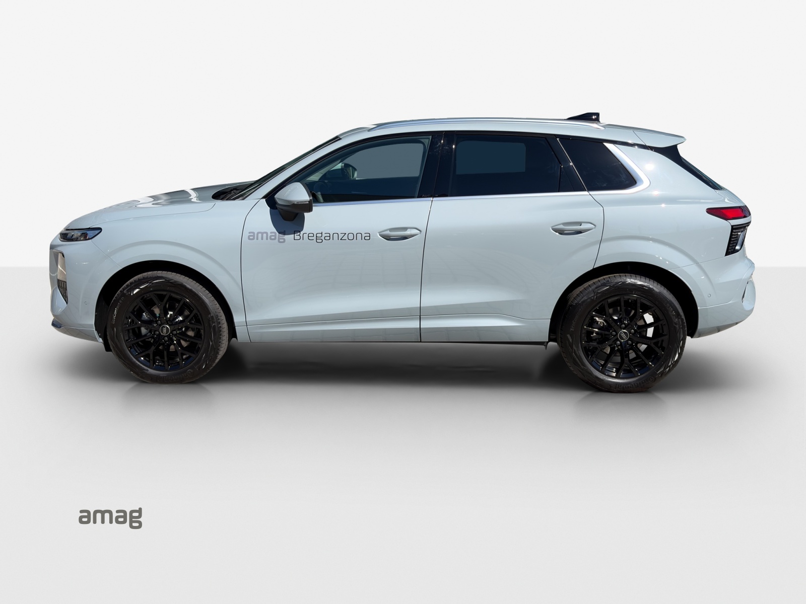 AUDI Q3 SUV 110 kW TFSI S tronic-showroom-element-1