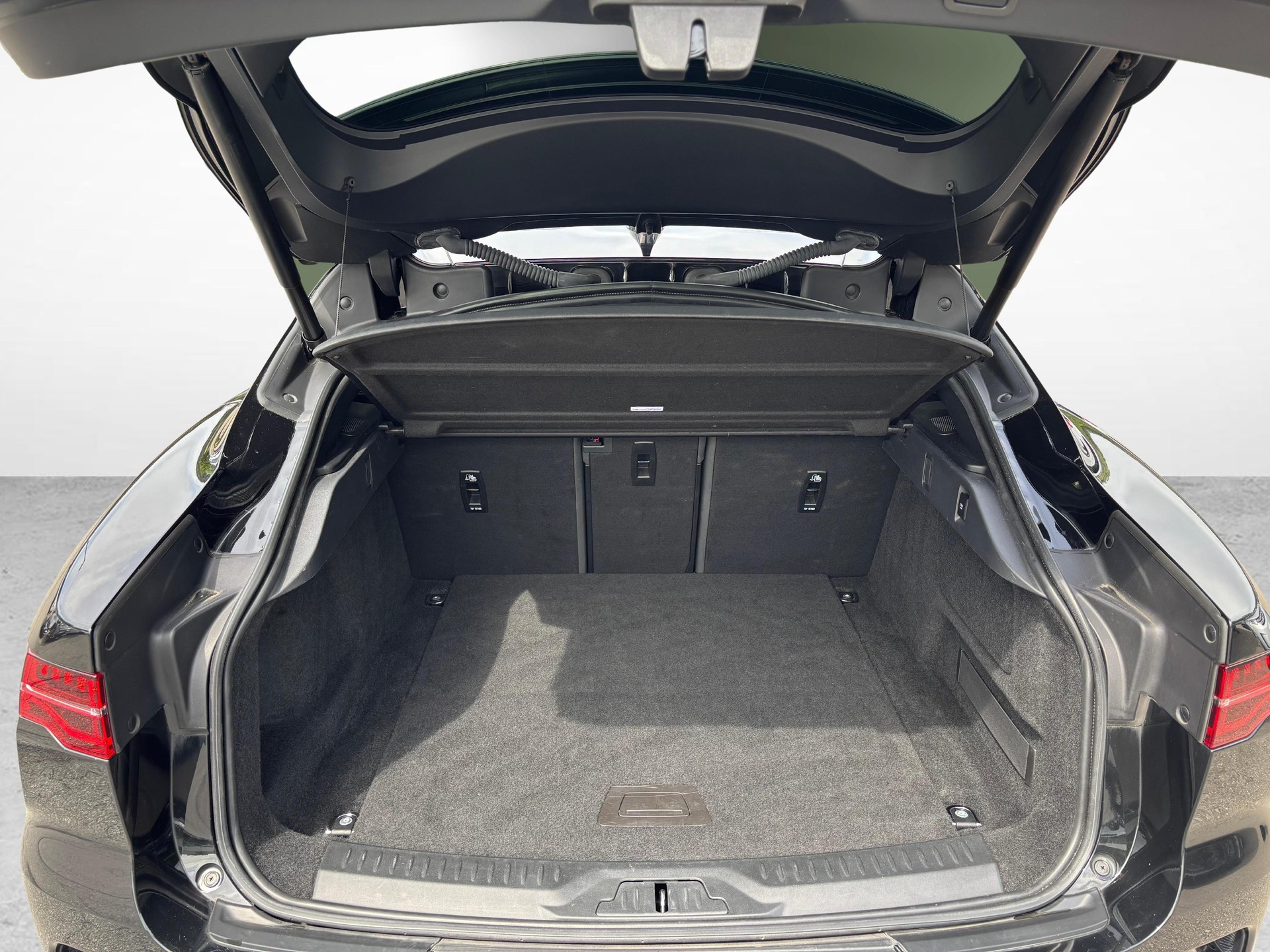 JAGUAR I-Pace EV400 HSE AWD-image-7