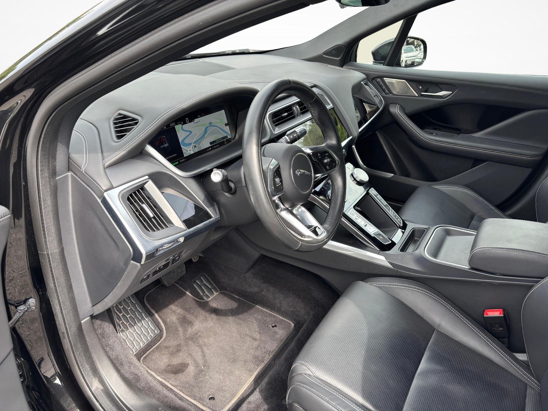 JAGUAR I-Pace EV400 HSE AWD-image-5