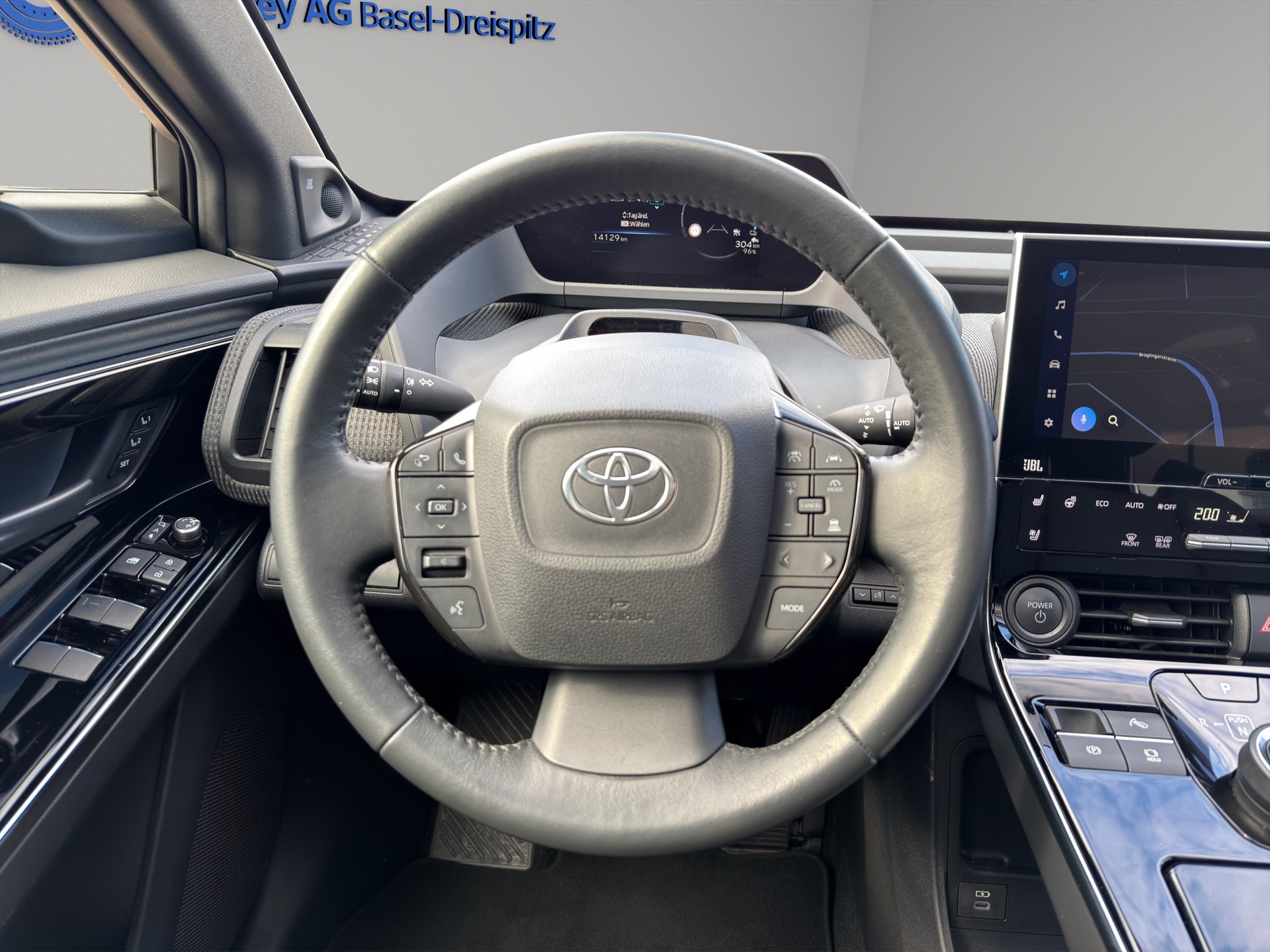 TOYOTA bZ4X 6.6 kw OBC Premium AWD-image-4