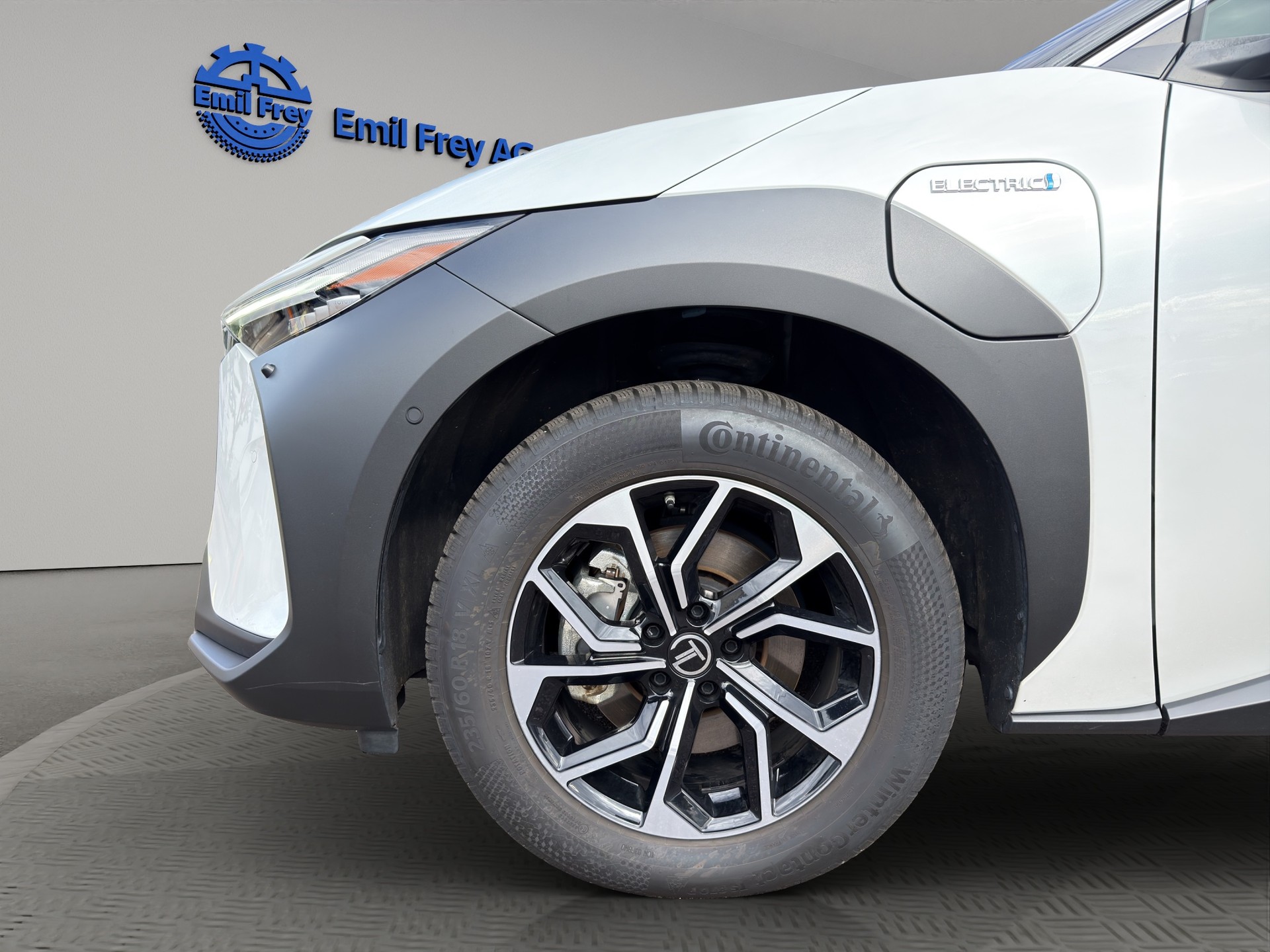 TOYOTA bZ4X 6.6 kw OBC Premium AWD-image-9