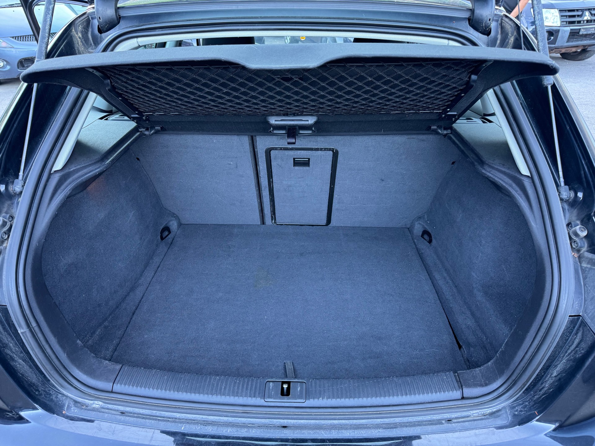 AUDI A3 Sportback 1.8 TFSI Ambiente quattro-image-8