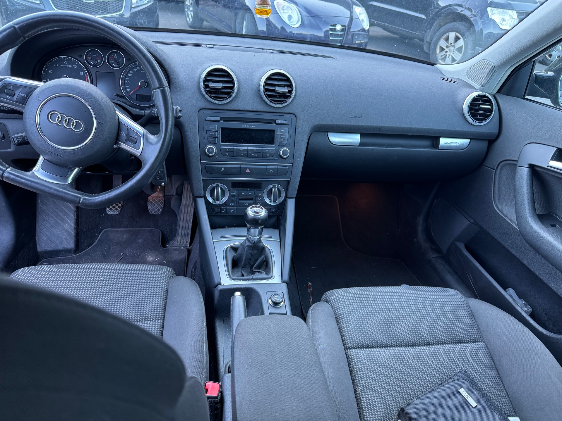 AUDI A3 Sportback 1.8 TFSI Ambiente quattro-image-6