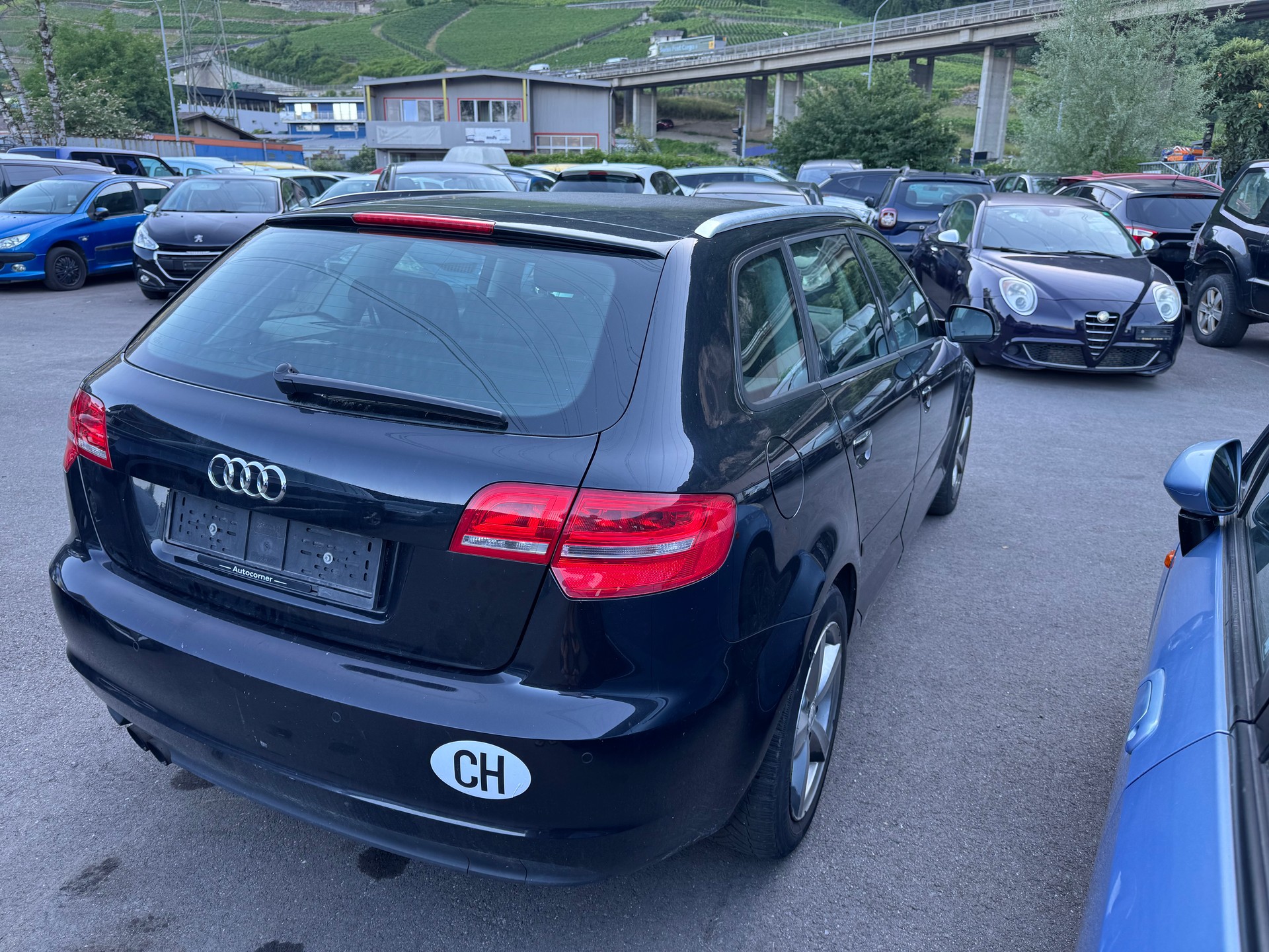 AUDI A3 Sportback 1.8 TFSI Ambiente quattro-image-2