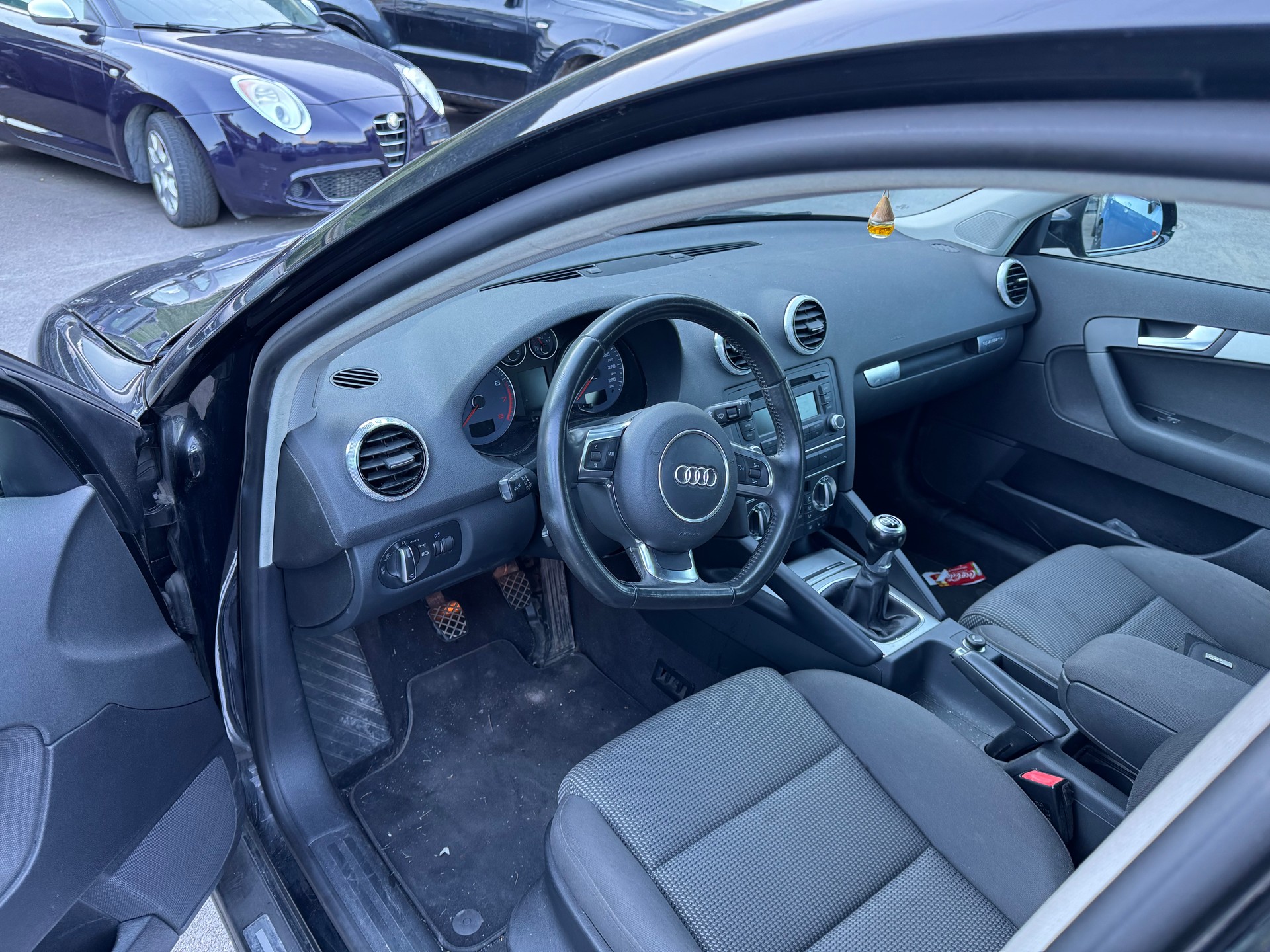 AUDI A3 Sportback 1.8 TFSI Ambiente quattro-image-5
