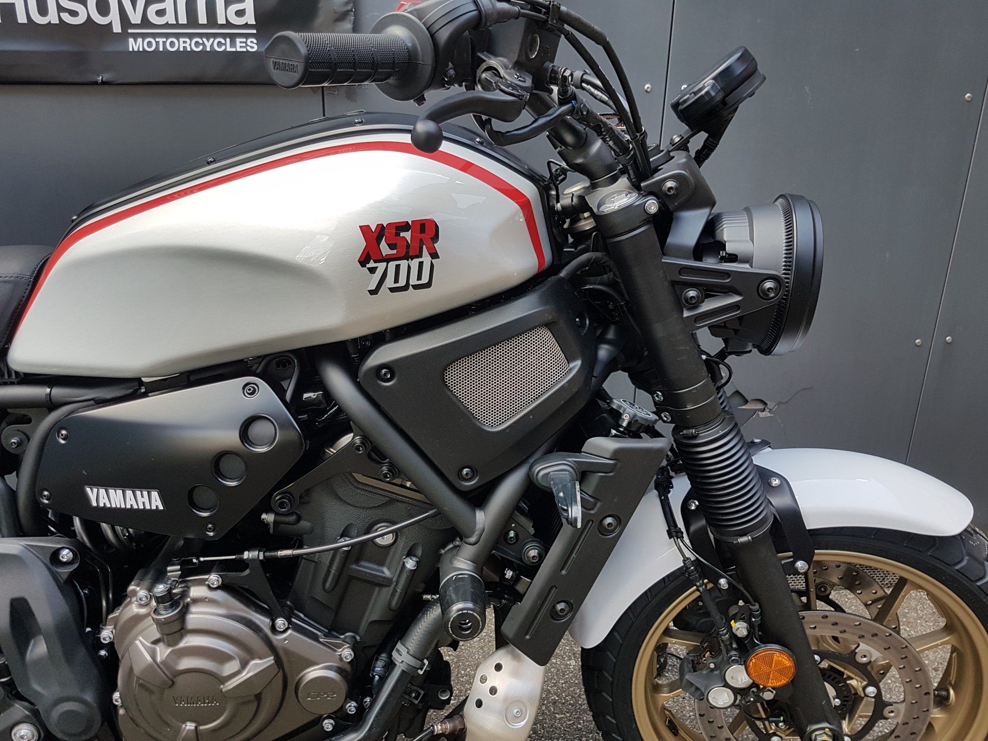 YAMAHA XSR 700 XTribute-showroom-element-2