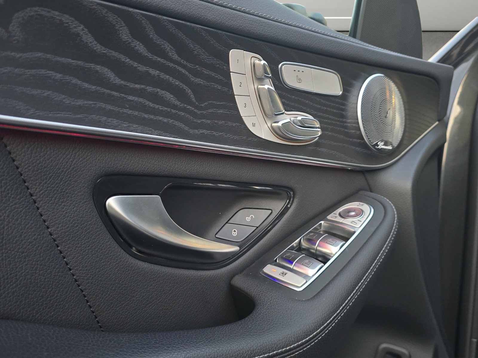 MERCEDES-BENZ GLC Coupé 400 d AMG Line 4Matic 9G-Tronic-image-11