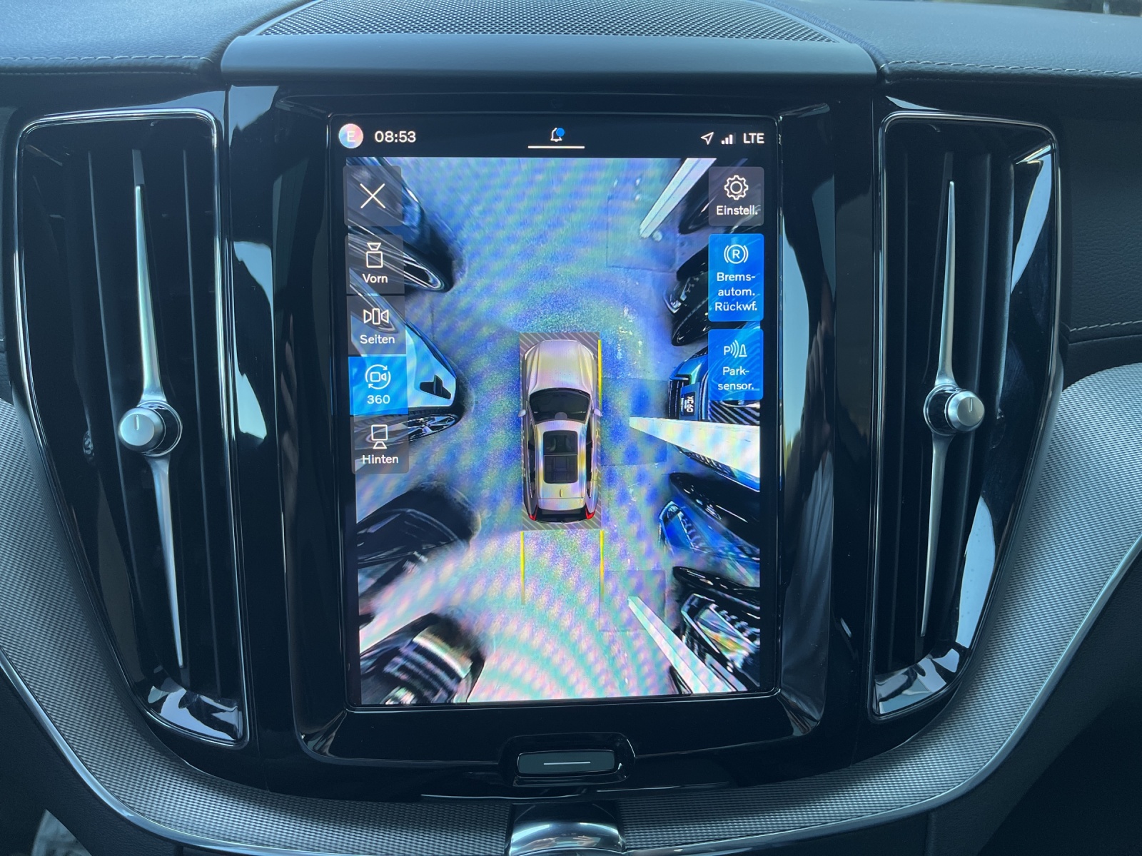 VOLVO XC60 2.0 T8 TE Ultimate Dark eAWD-image-12