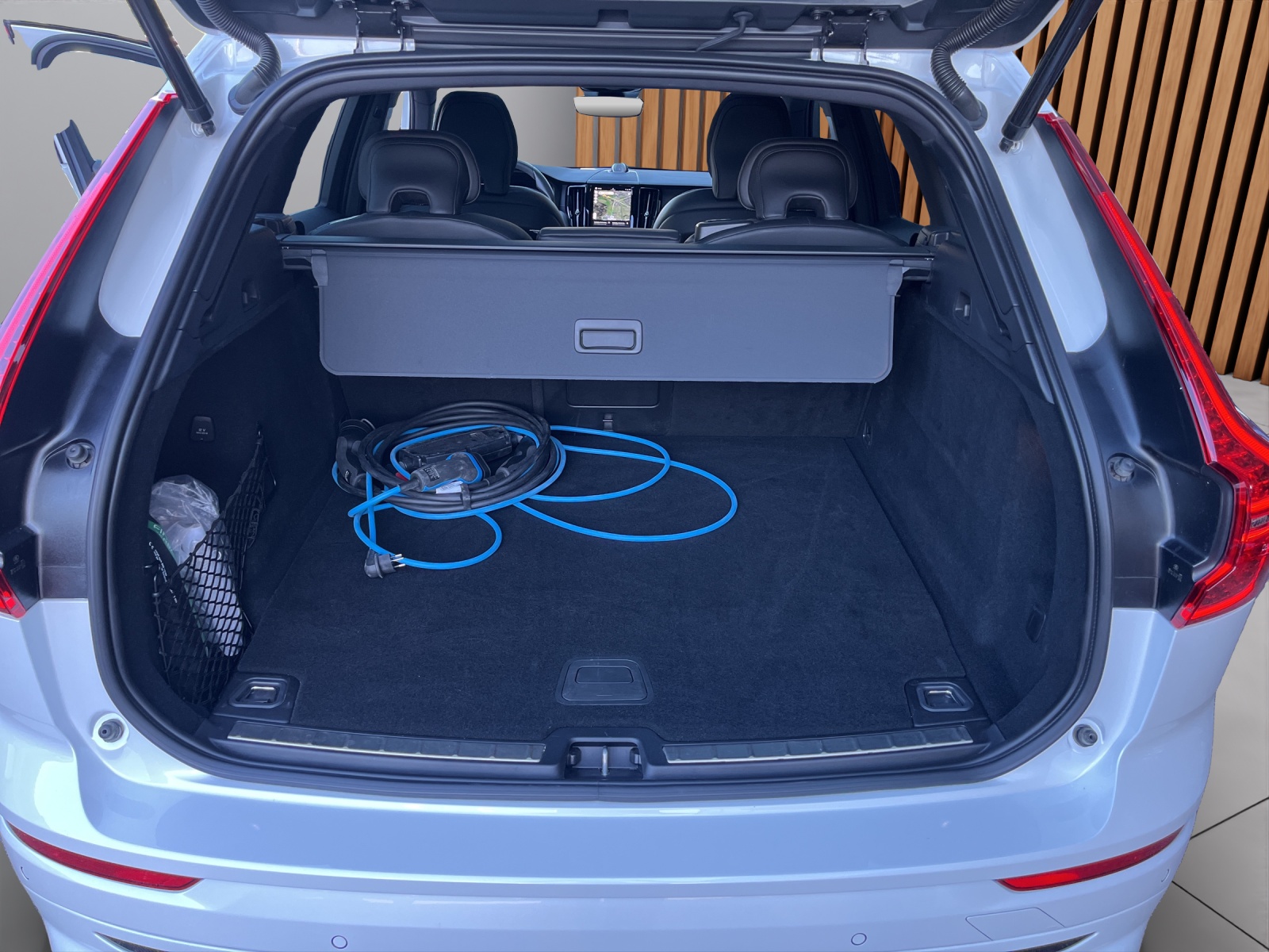 VOLVO XC60 2.0 T8 TE Ultimate Dark eAWD-image-10