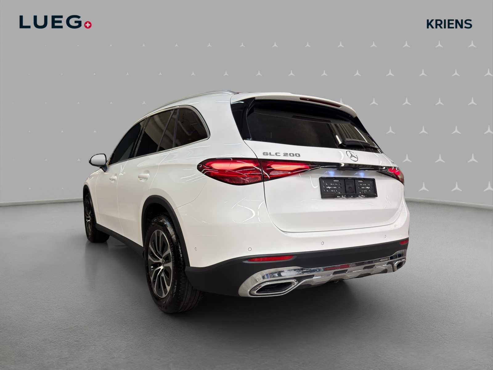 MERCEDES-BENZ GLC 200 4M - Avantgarde / DISTRONIC / Rückfahrkamera / Panorama-Dach-image-2