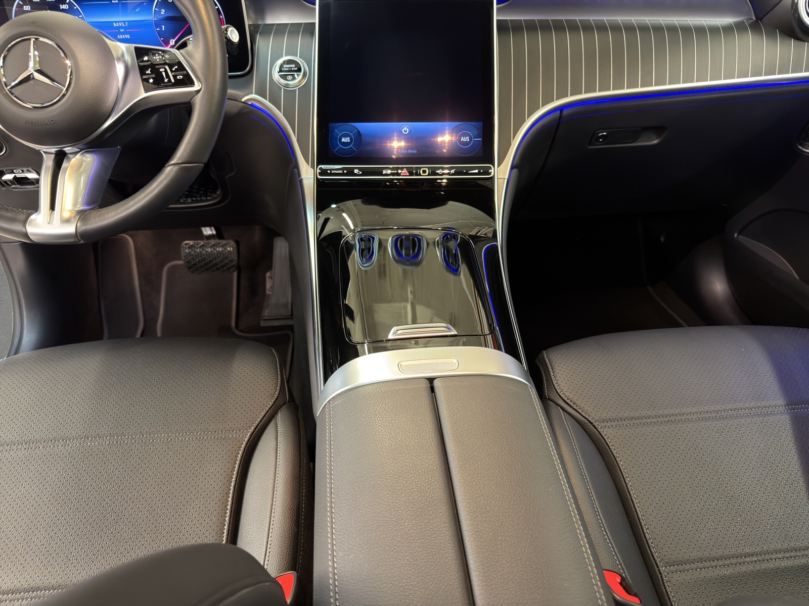 MERCEDES-BENZ GLC 200 4M - Avantgarde / DISTRONIC / Rückfahrkamera / Panorama-Dach-image-11
