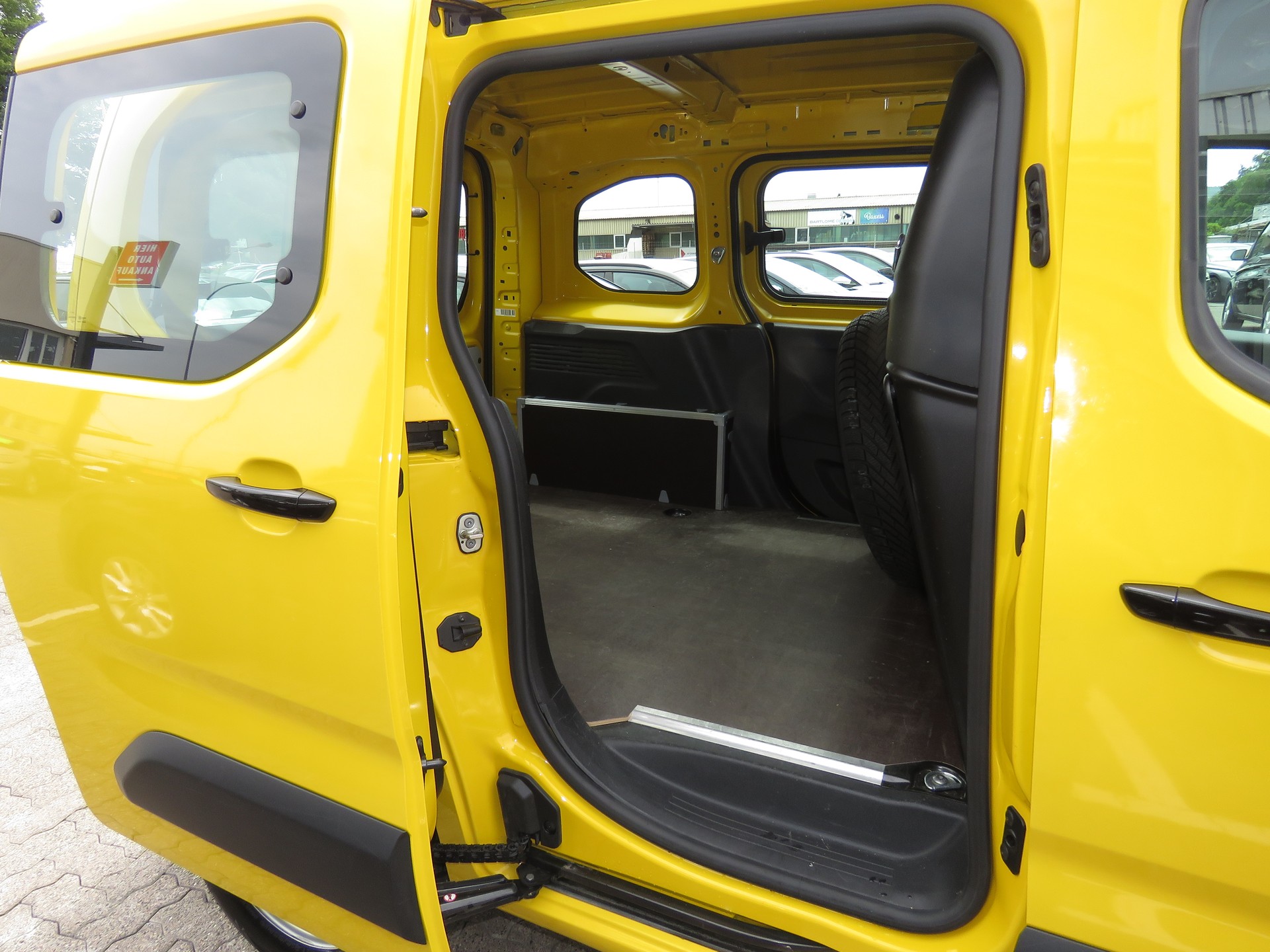 OPEL Combo Cargo 1.5 s/s Erhöhte Nutzlast 4x4-image-11