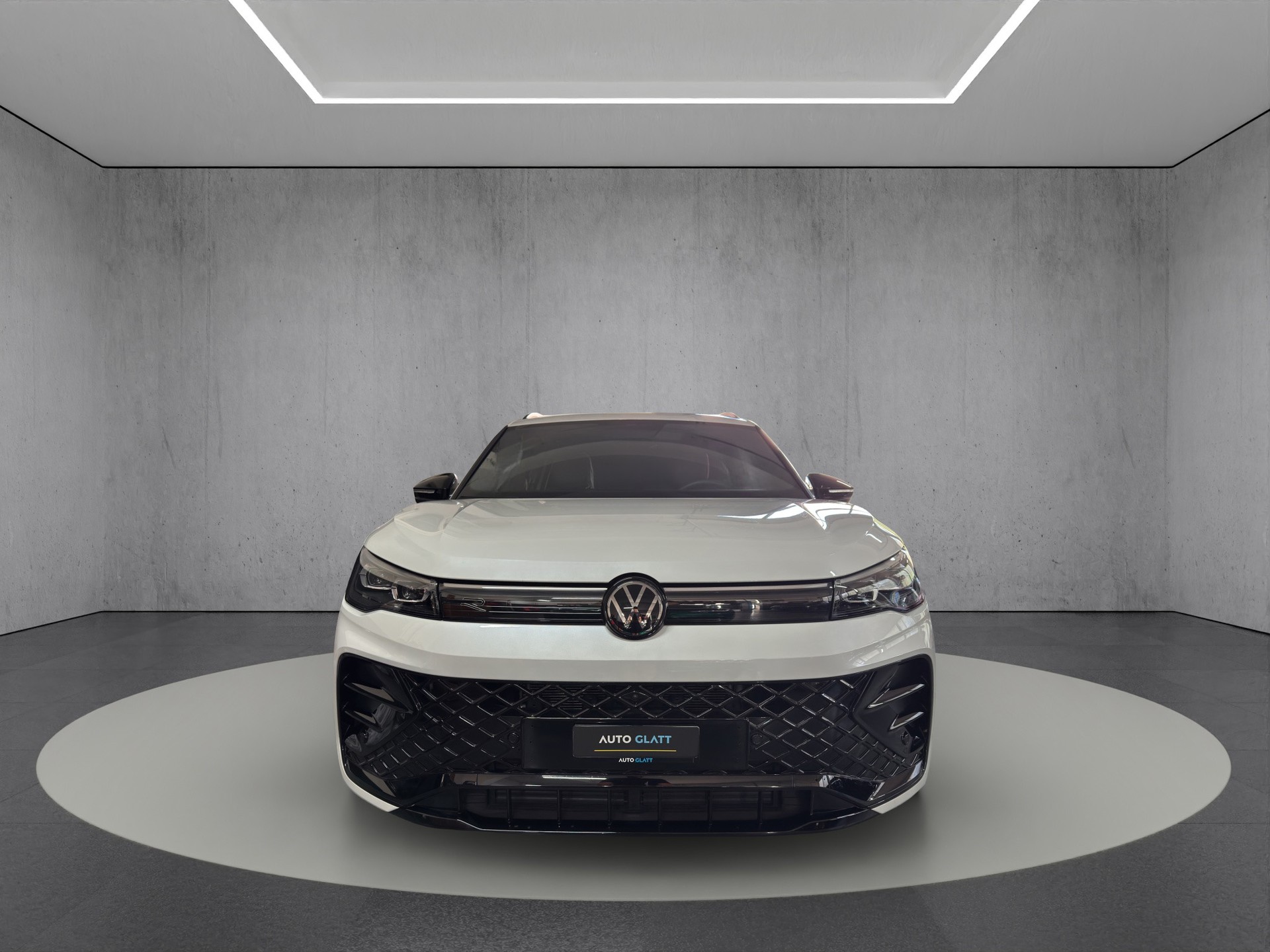 VW Tiguan 2.0 TSI DSG R-Line 4M. "AHK-Leder Varenna-Pano-360°Kam.-Black Style"-image-6