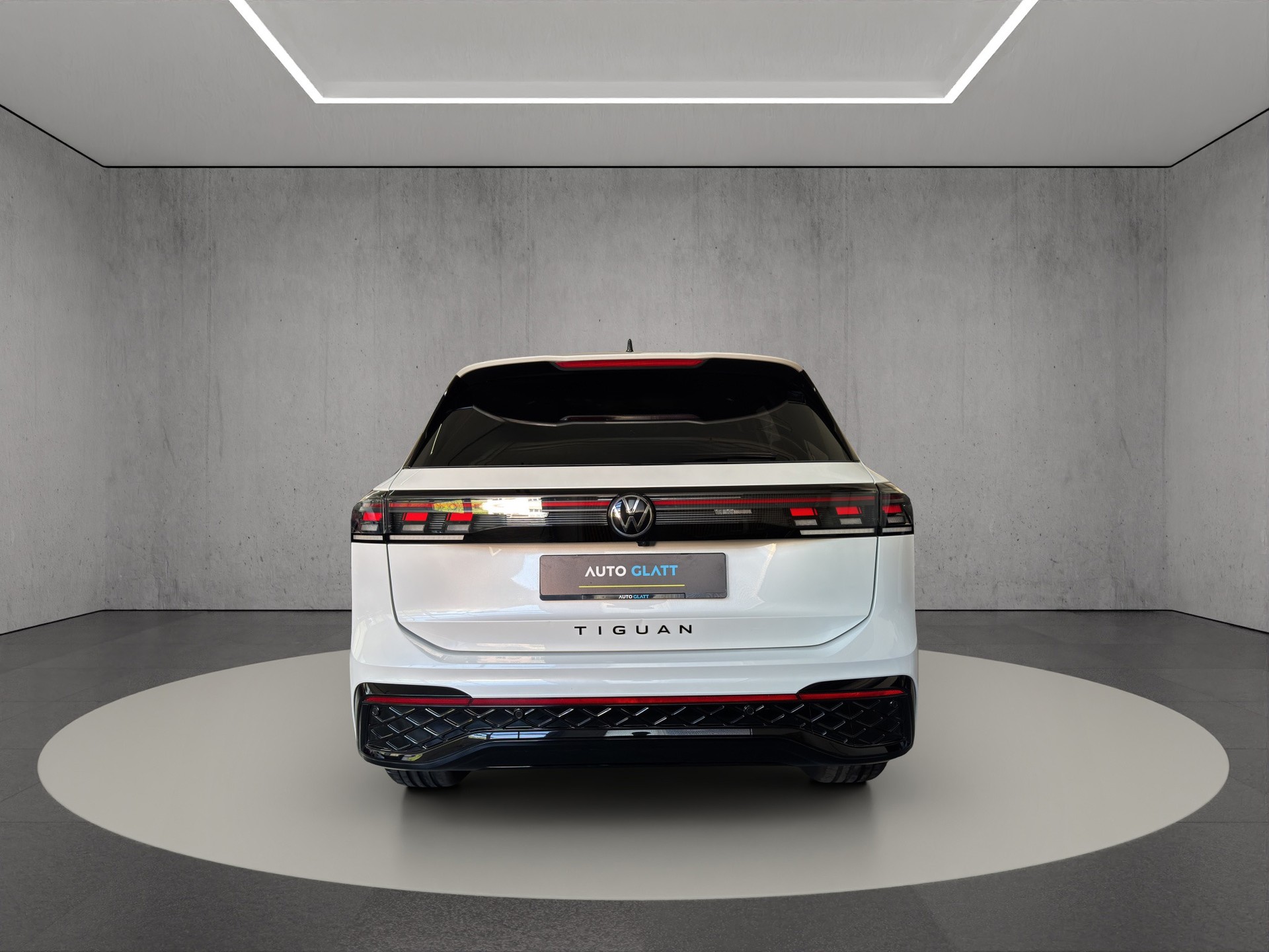 VW Tiguan 2.0 TSI DSG R-Line 4M. "AHK-Leder Varenna-Pano-360°Kam.-Black Style"-image-5