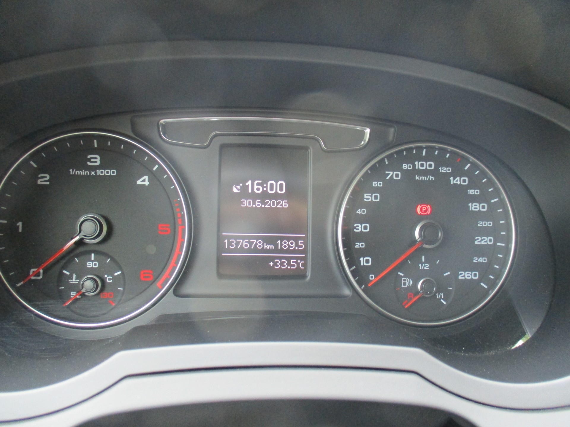 AUDI Q3 2.0 TDI sport quattro S-tronic-image-5