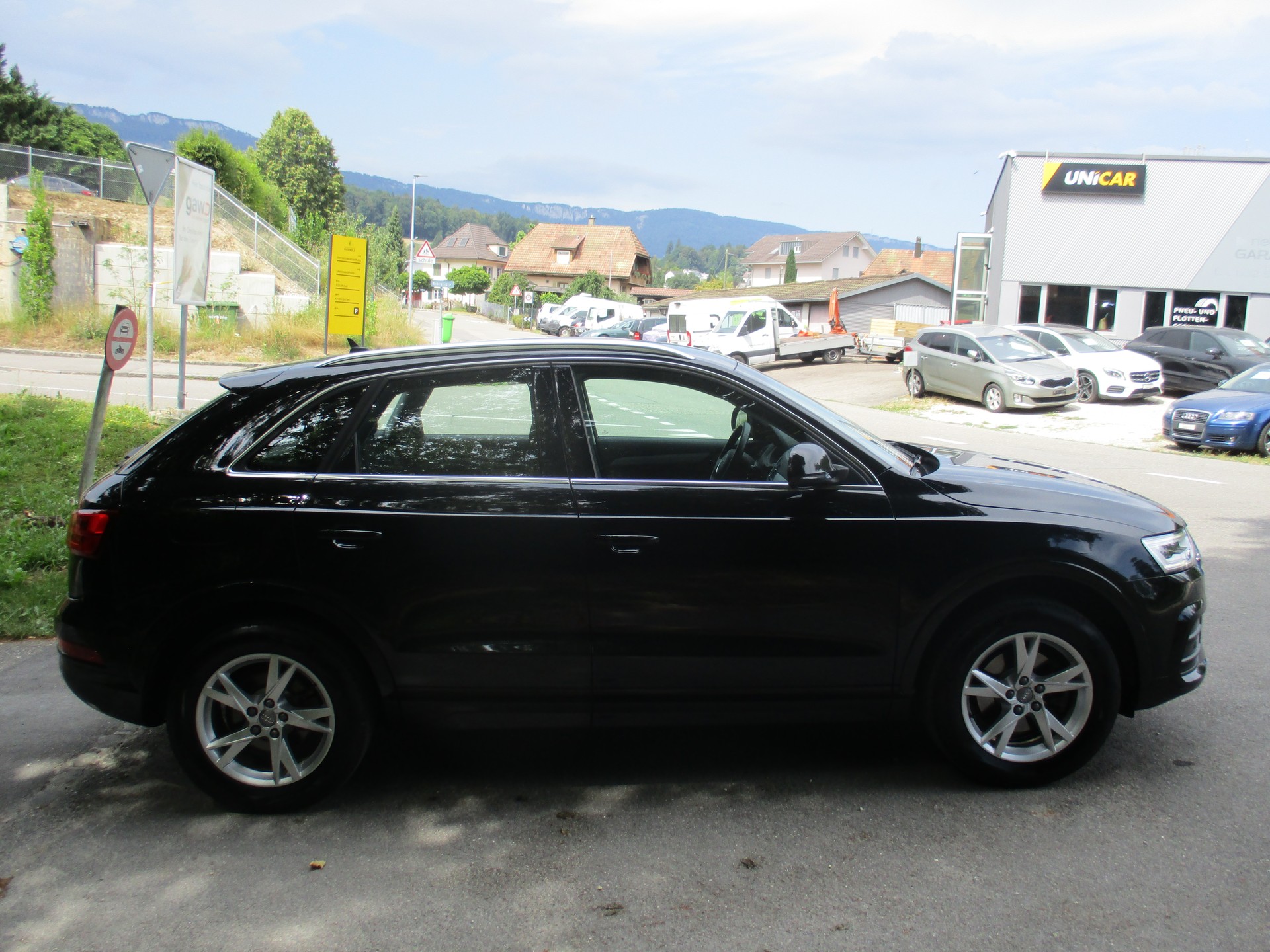 AUDI Q3 2.0 TDI sport quattro S-tronic-image-2