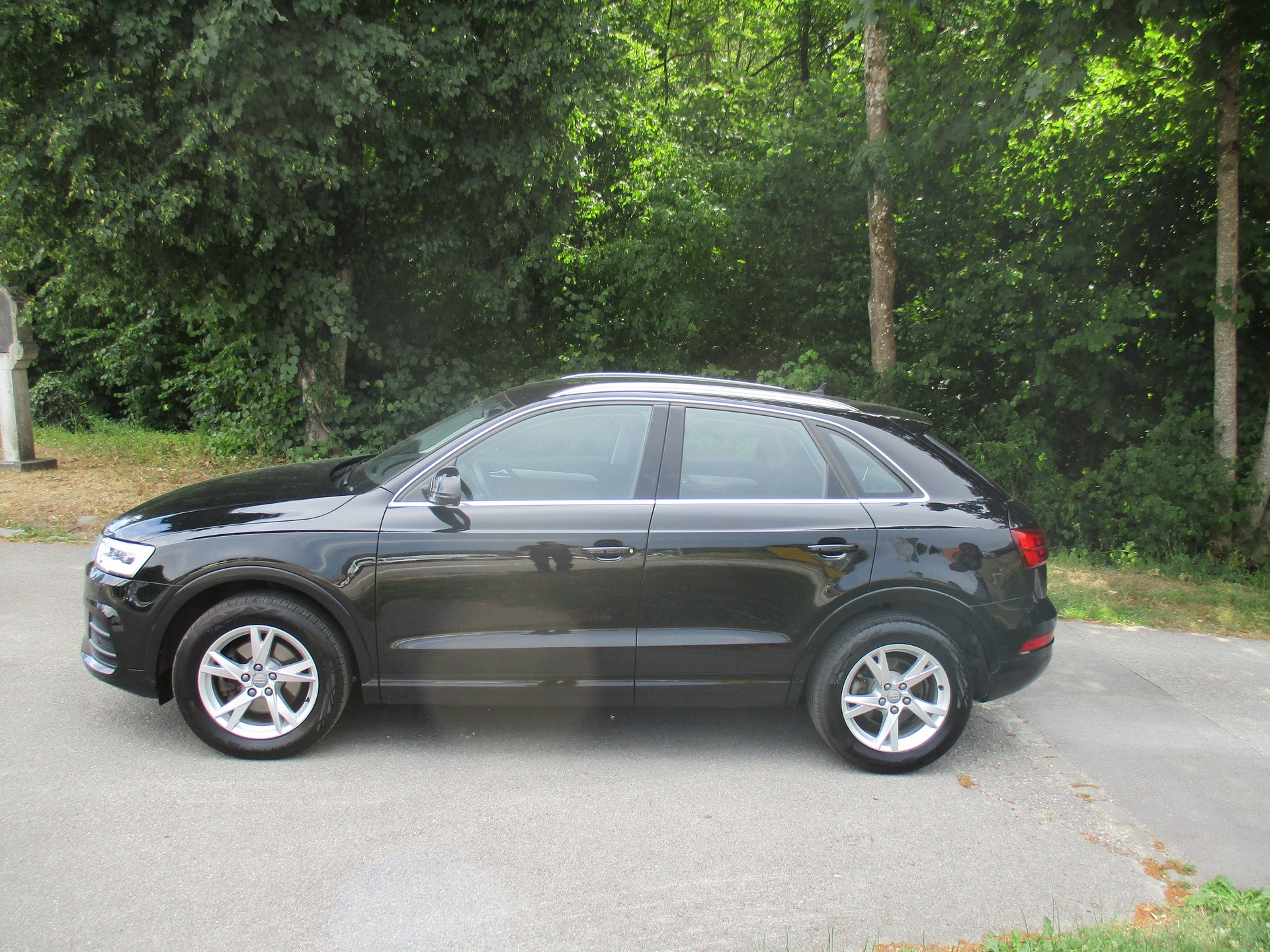 AUDI Q3 2.0 TDI sport quattro S-tronic-image-4