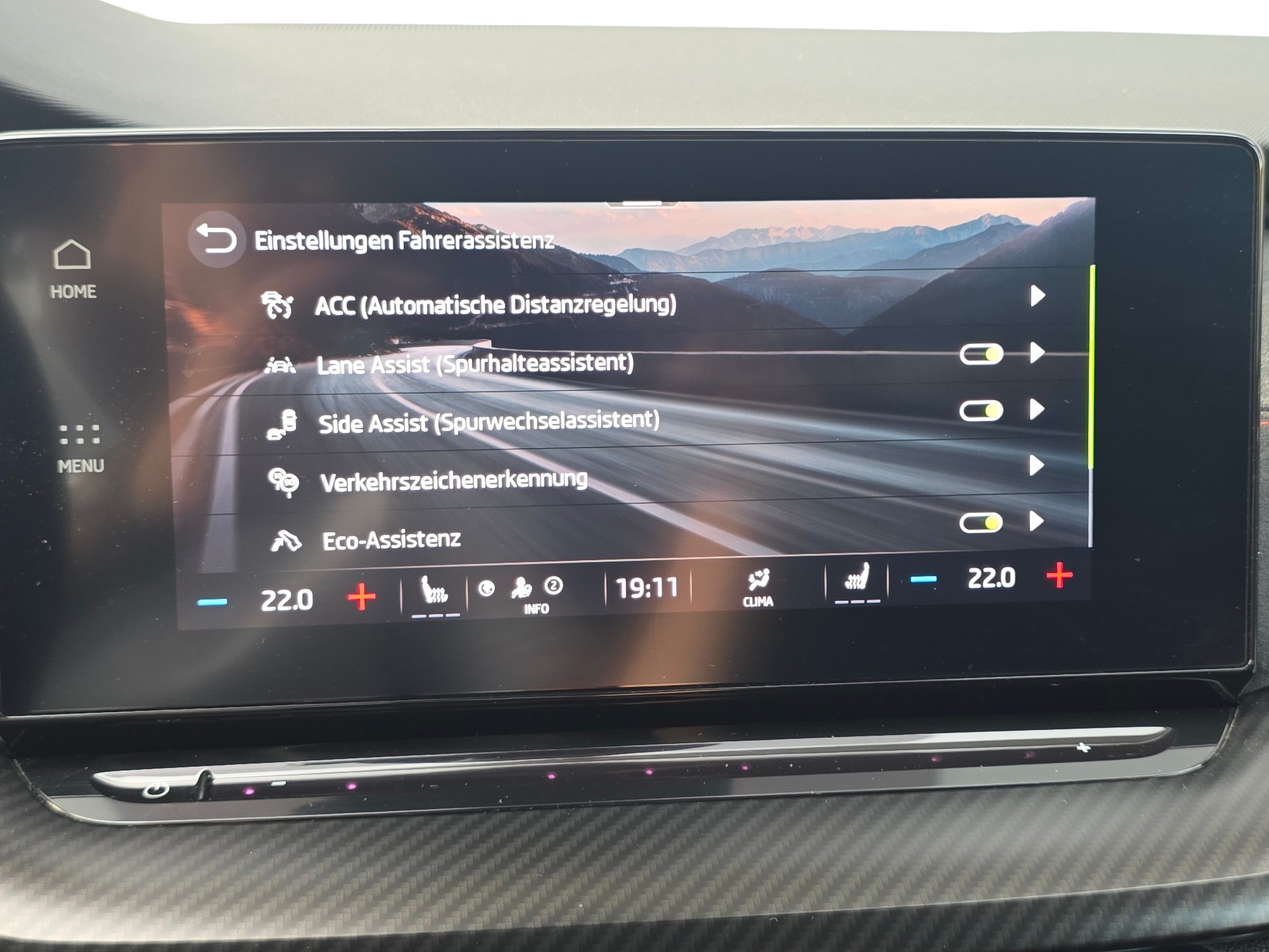 SKODA Octavia Combi 2.0 TDI DSG RS 4x4 ** EL.ANHÄNGERKUPPLUNG - CANTON SOUND SYS. -KEYLESS -ASSIS.-PAKET PLUS -ADAPTIVE LED**-image-23