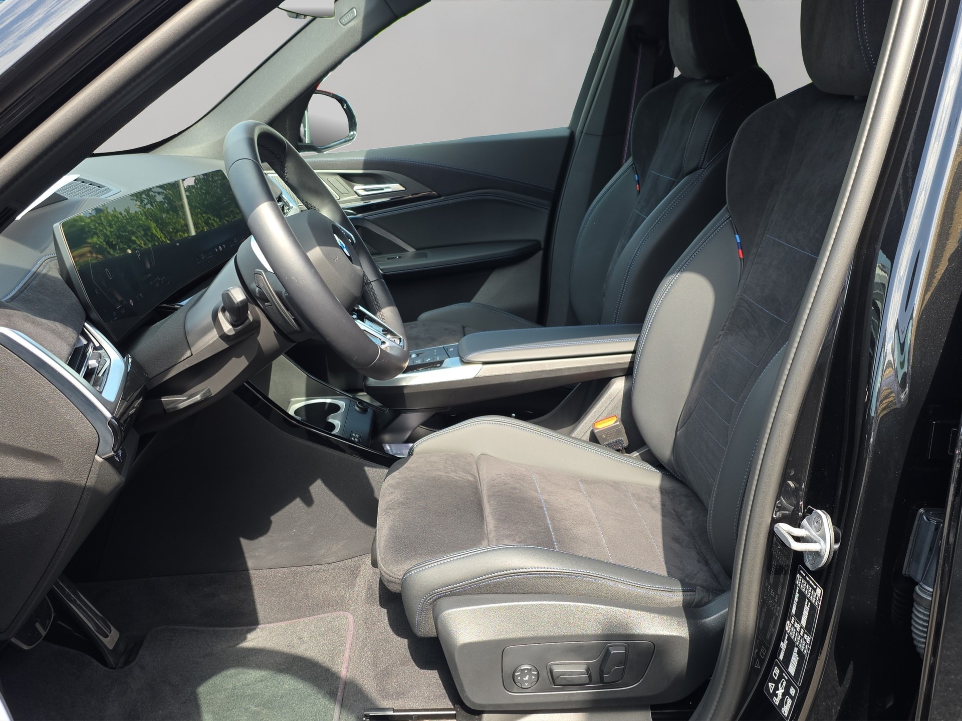 BMW X1 xDrive 23i 48V M Sport Pro-image-8
