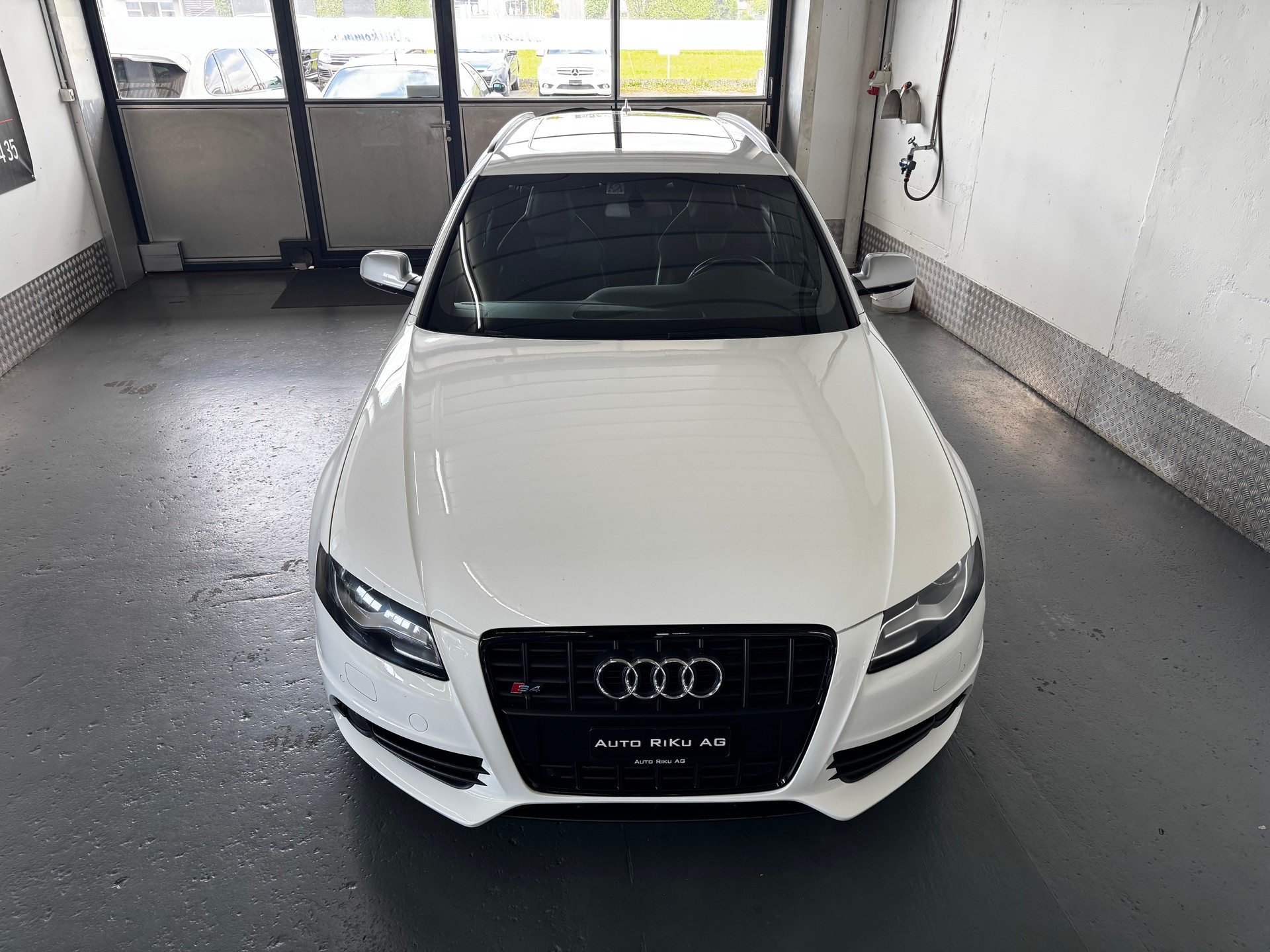AUDI S4 Avant 3.0TFSI-image-3