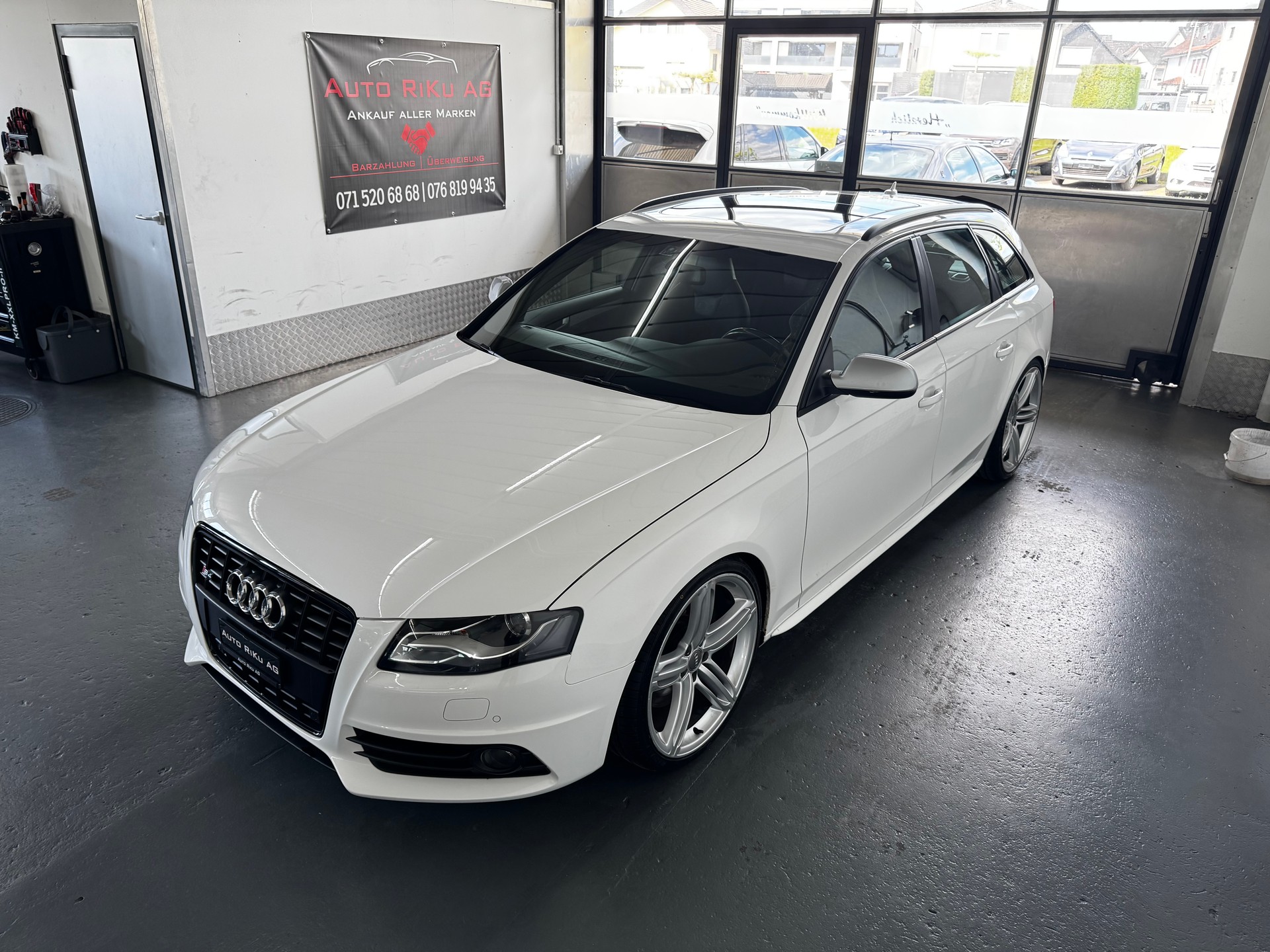 AUDI S4 Avant 3.0TFSI-image-5