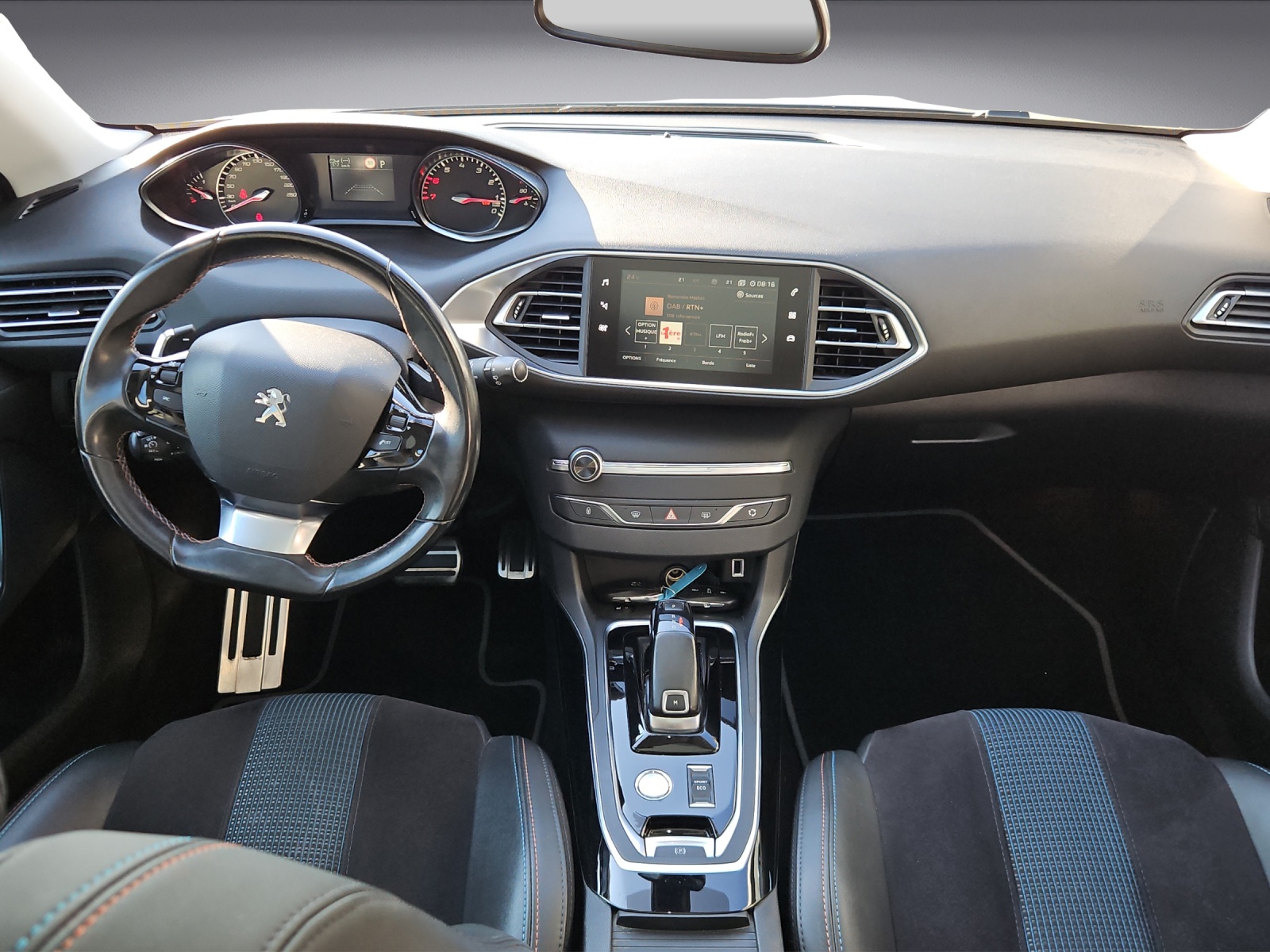 PEUGEOT 308 1.2 Pure Tech Tech Edition EAT8-image-12