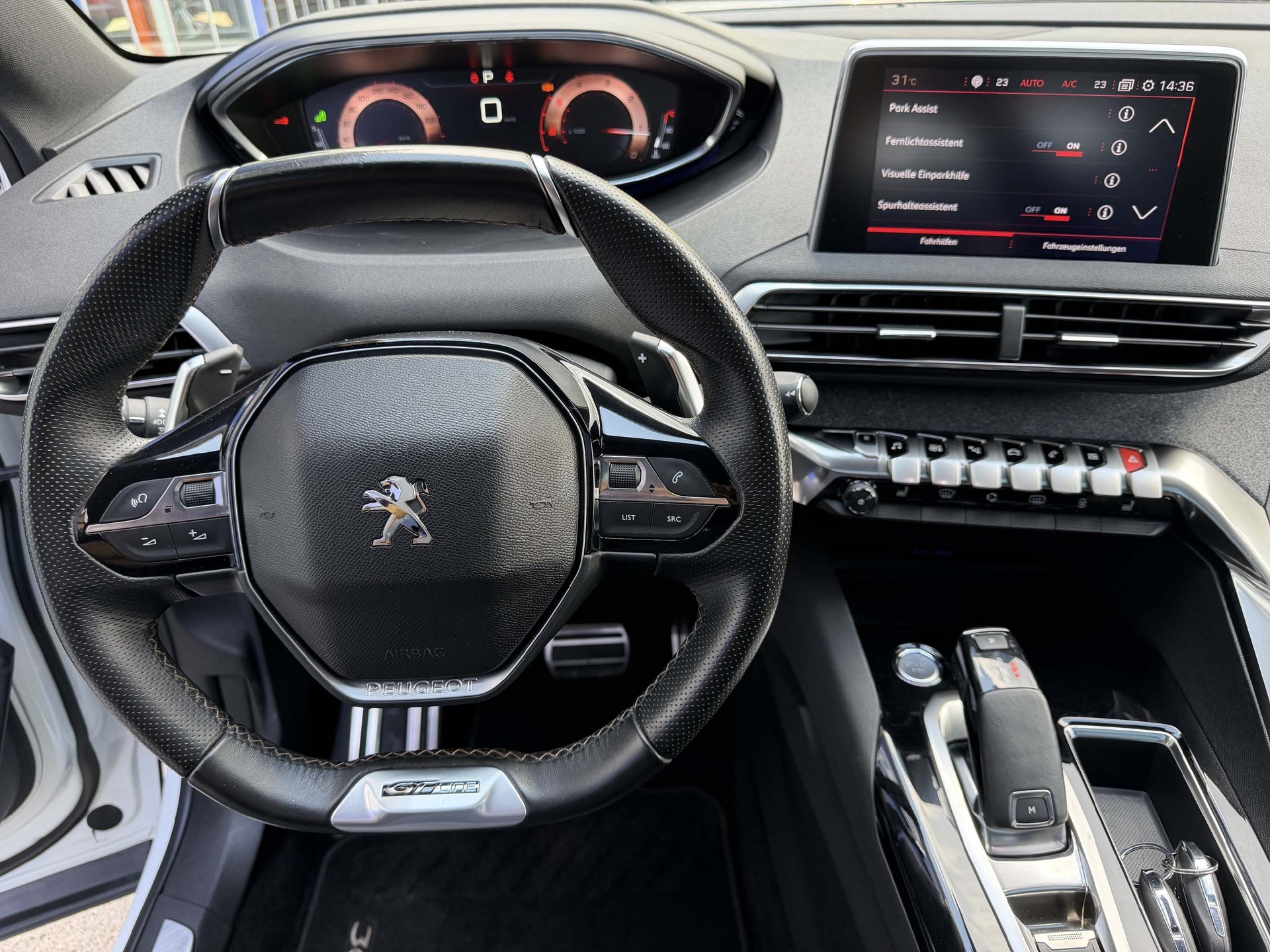 PEUGEOT 3008 1.6 BlueHDi GT *AHK, Schiebedach*-image-12