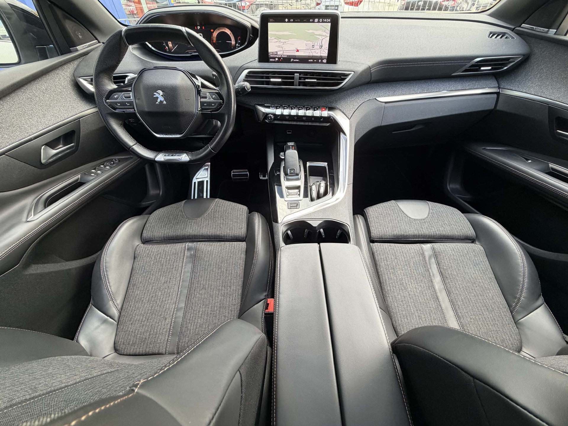 PEUGEOT 3008 1.6 BlueHDi GT *AHK, Schiebedach*-image-8