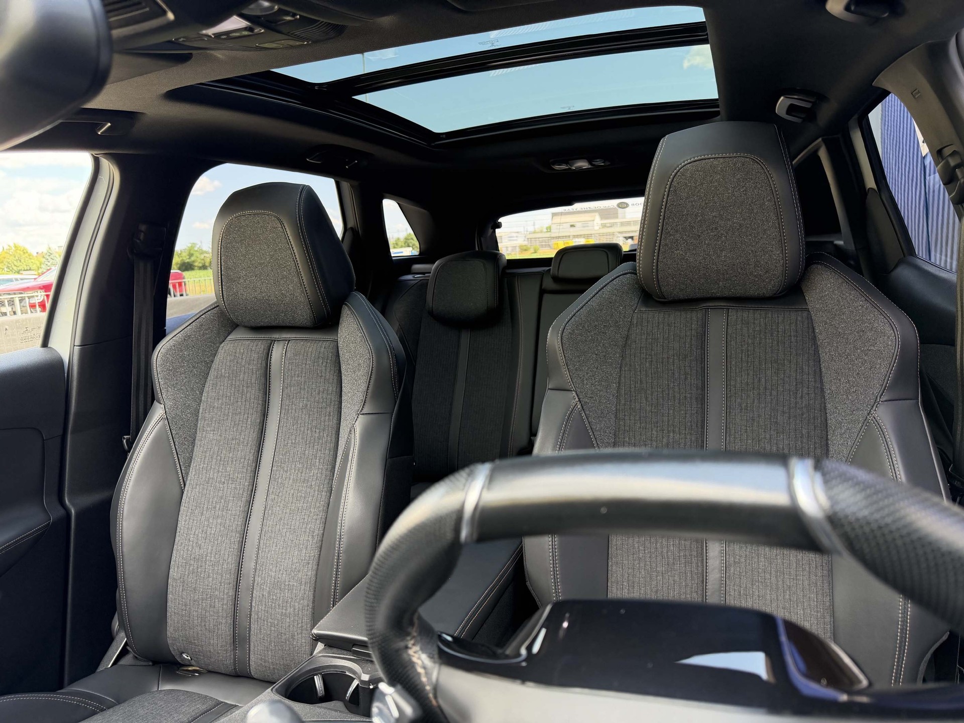 PEUGEOT 3008 1.6 BlueHDi GT *AHK, Schiebedach*-image-15