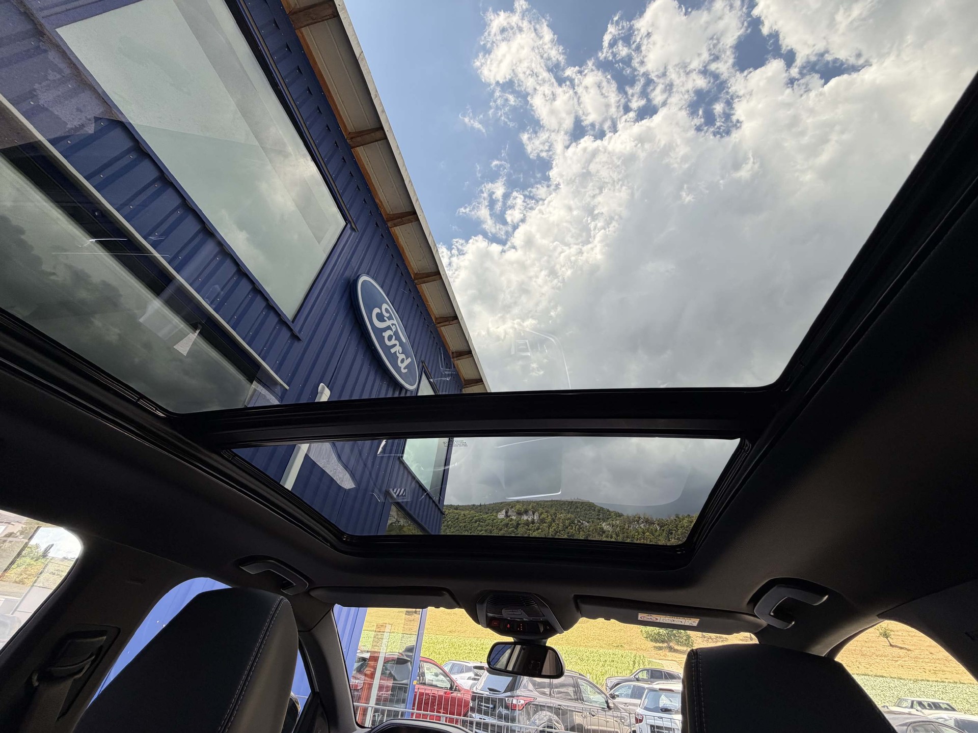 PEUGEOT 3008 1.6 BlueHDi GT *AHK, Schiebedach*-image-9