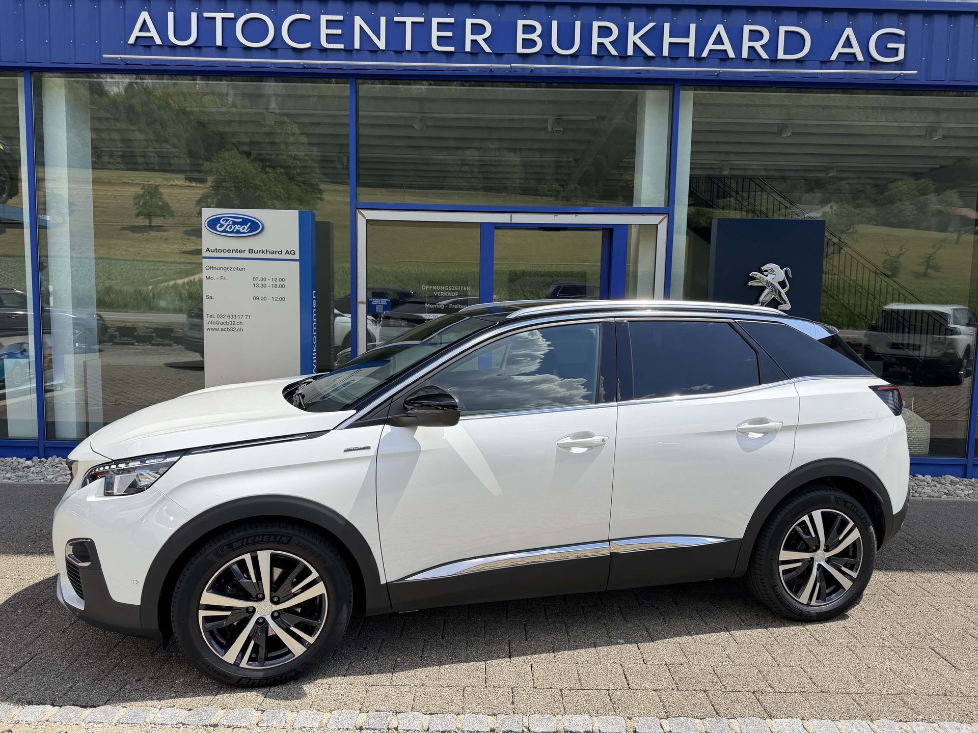 PEUGEOT 3008 1.6 BlueHDi GT *AHK, Schiebedach*