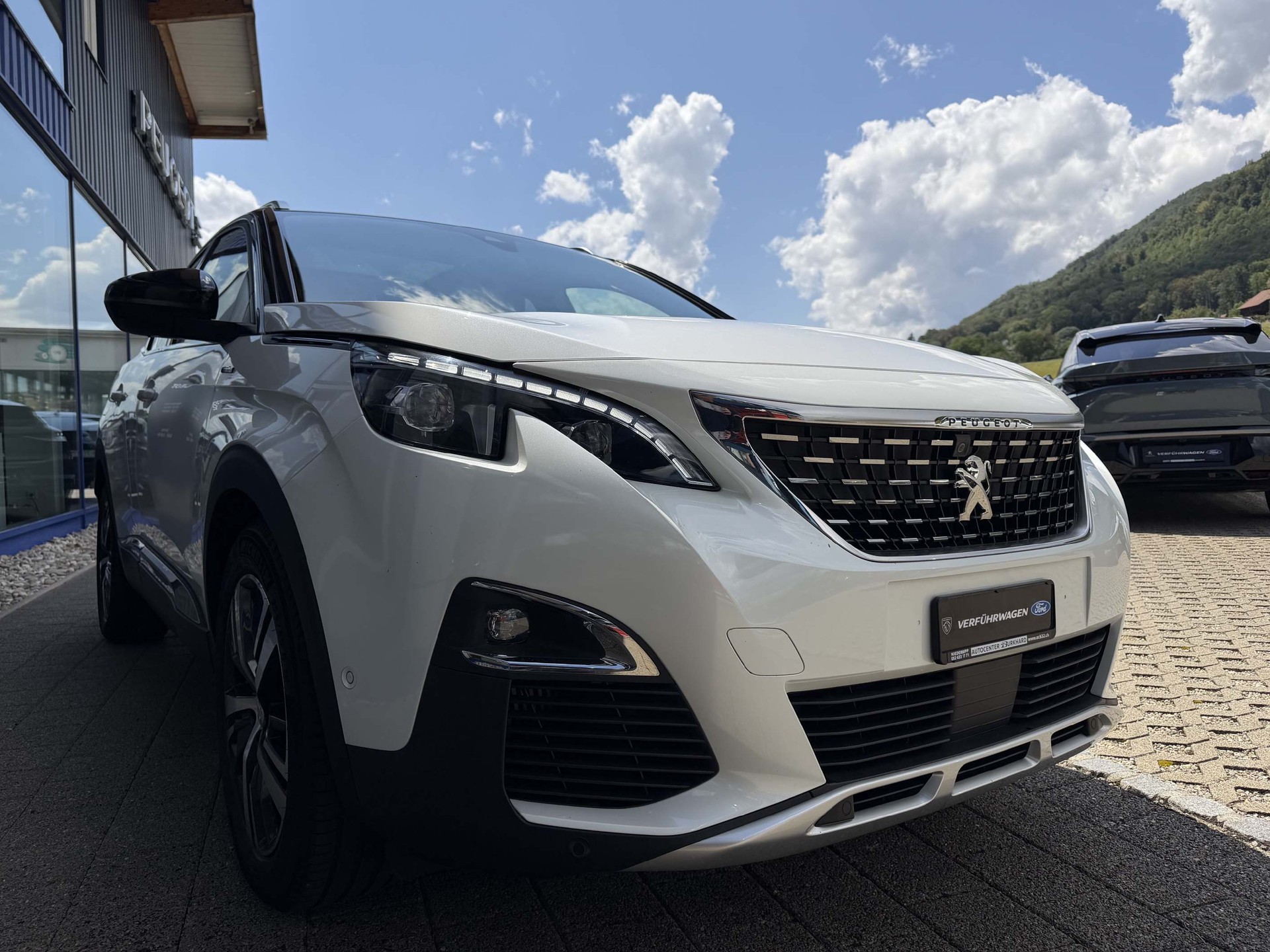 PEUGEOT 3008 1.6 BlueHDi GT *AHK, Schiebedach*-showroom-element-2